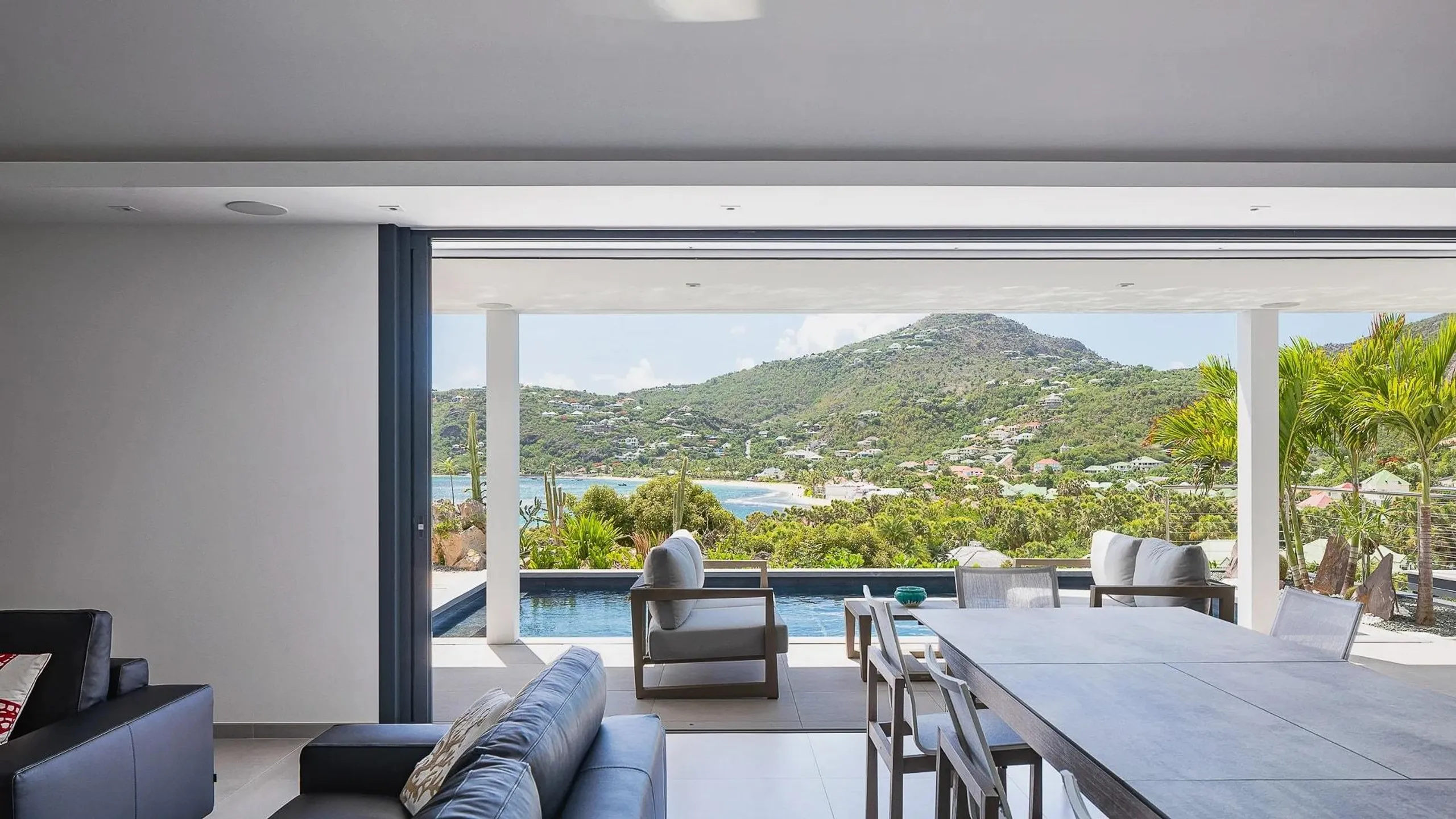 Cozy Oceanview Villa with Pool — photograph 5