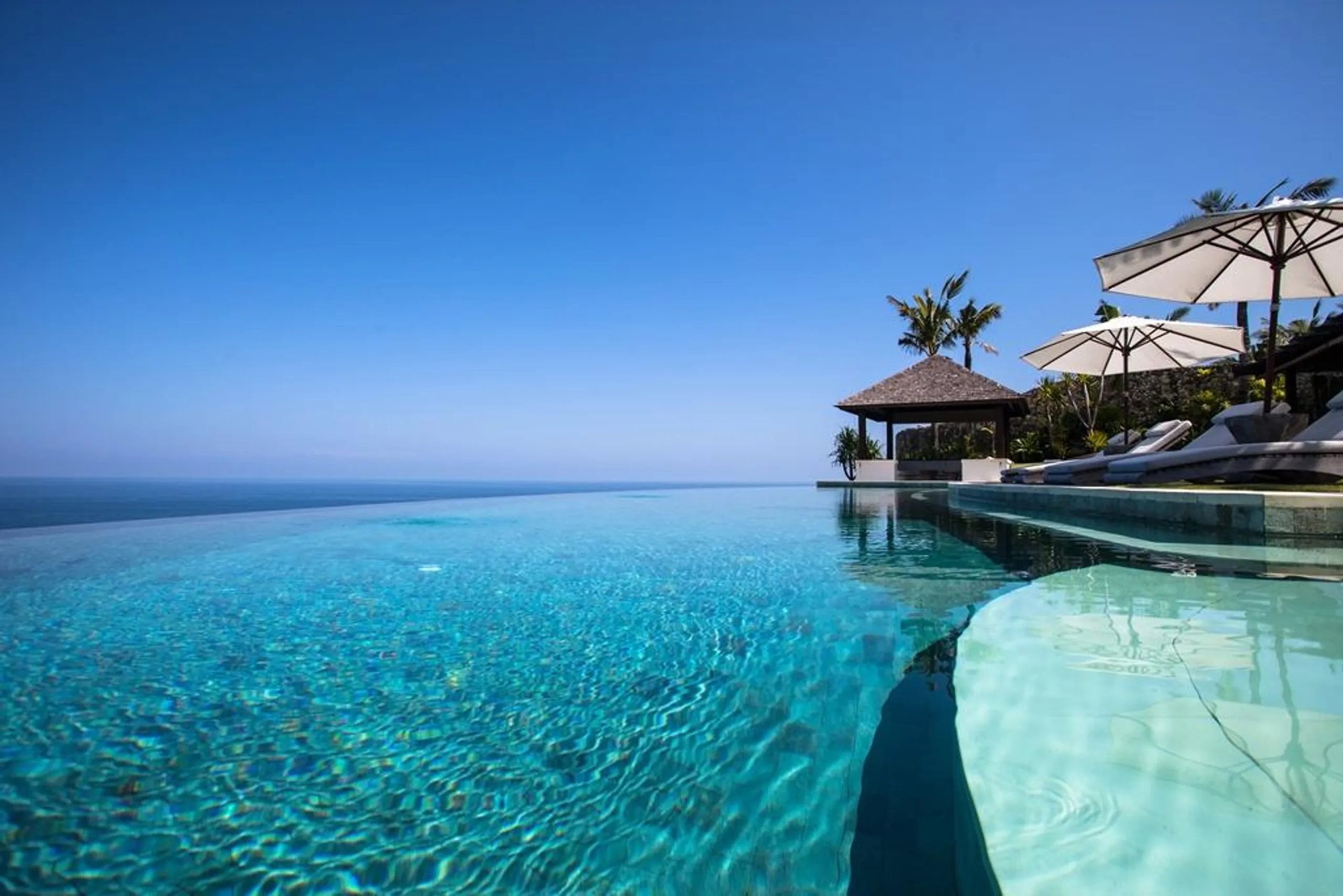 Uluwatu Cliffside Luxe Ocean View Estate with Infinity Pool and Ocean Views — photograph 9