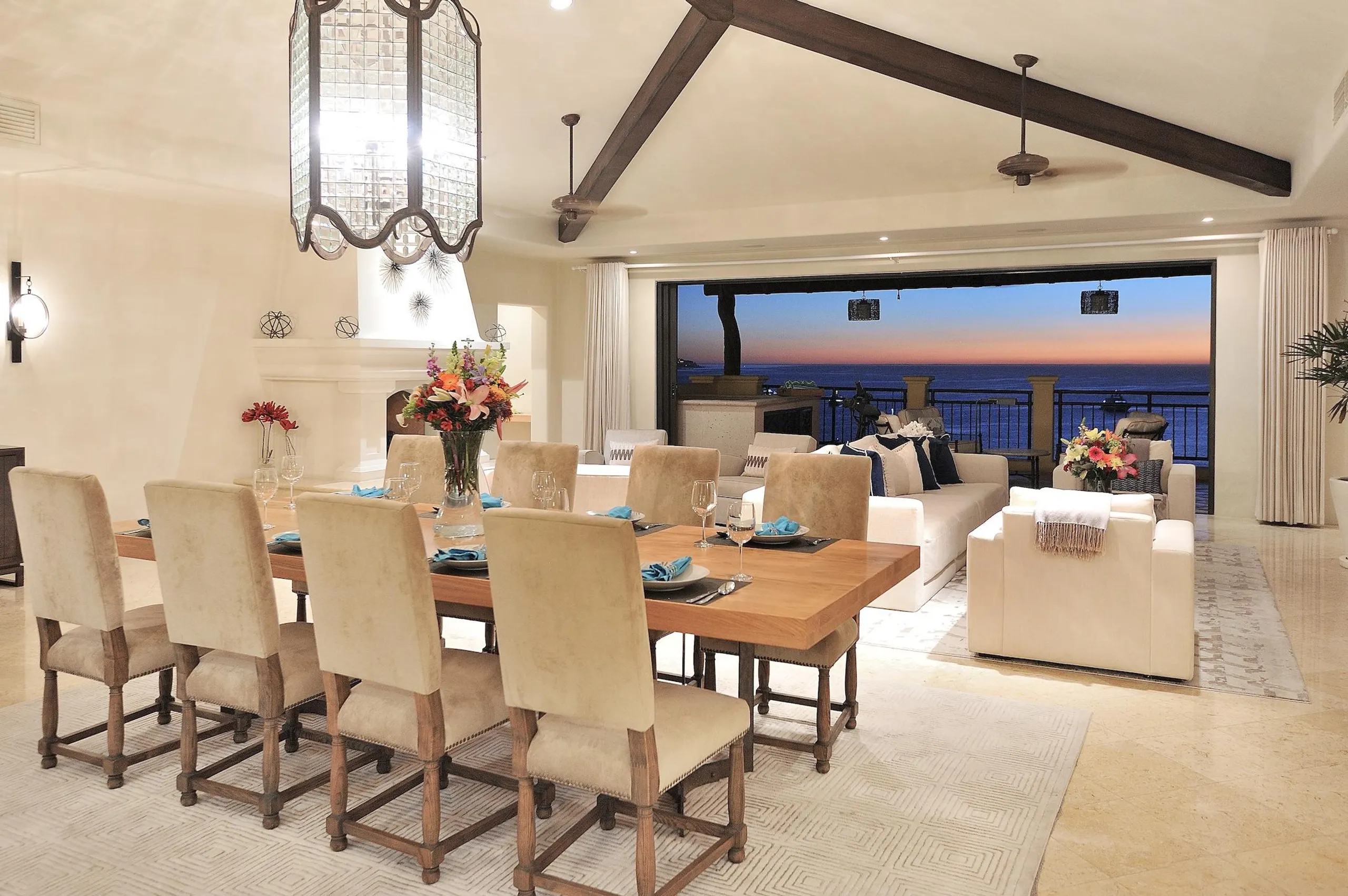 Magnificent Luxury Cabo Penthouse with Unforgettable Ocean Views — photograph 2