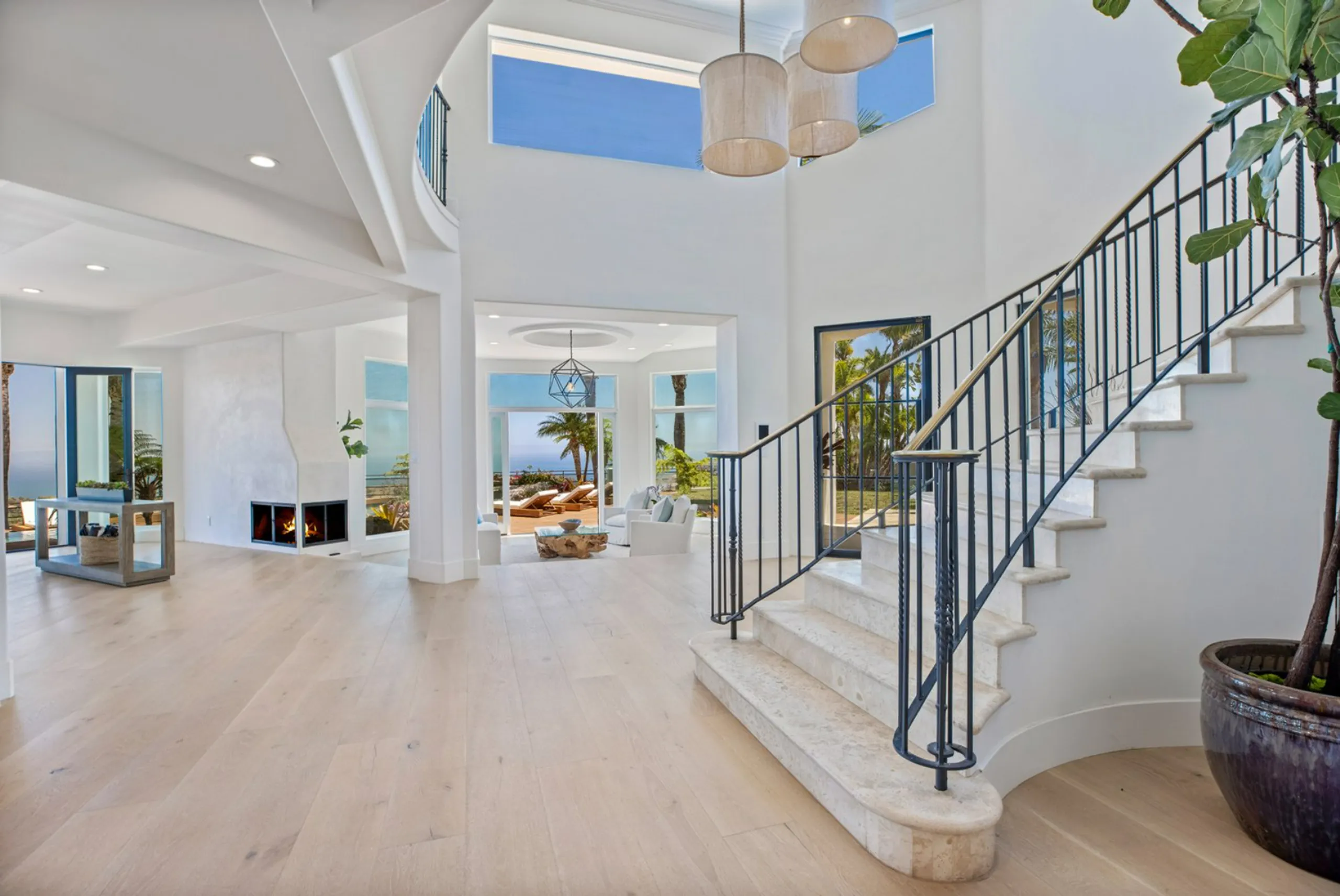 Regal Resort-Style Estate with Outstanding Amenities — photograph 12