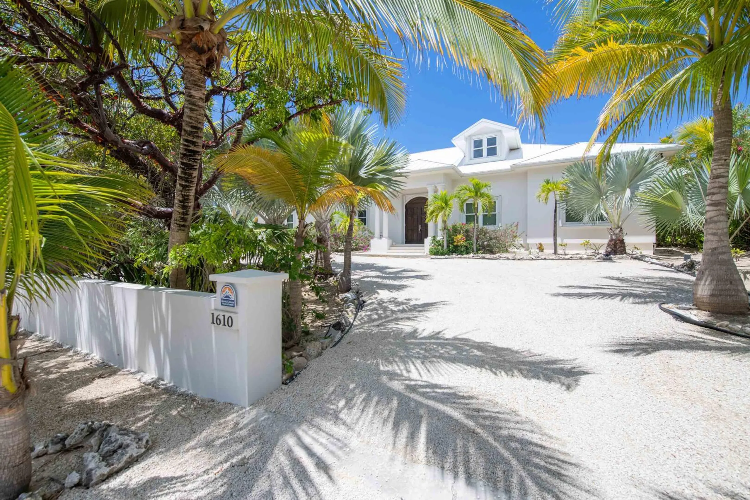 Elegant Ocean Kai Estate with Private Pool and Ocean Views — photograph 7