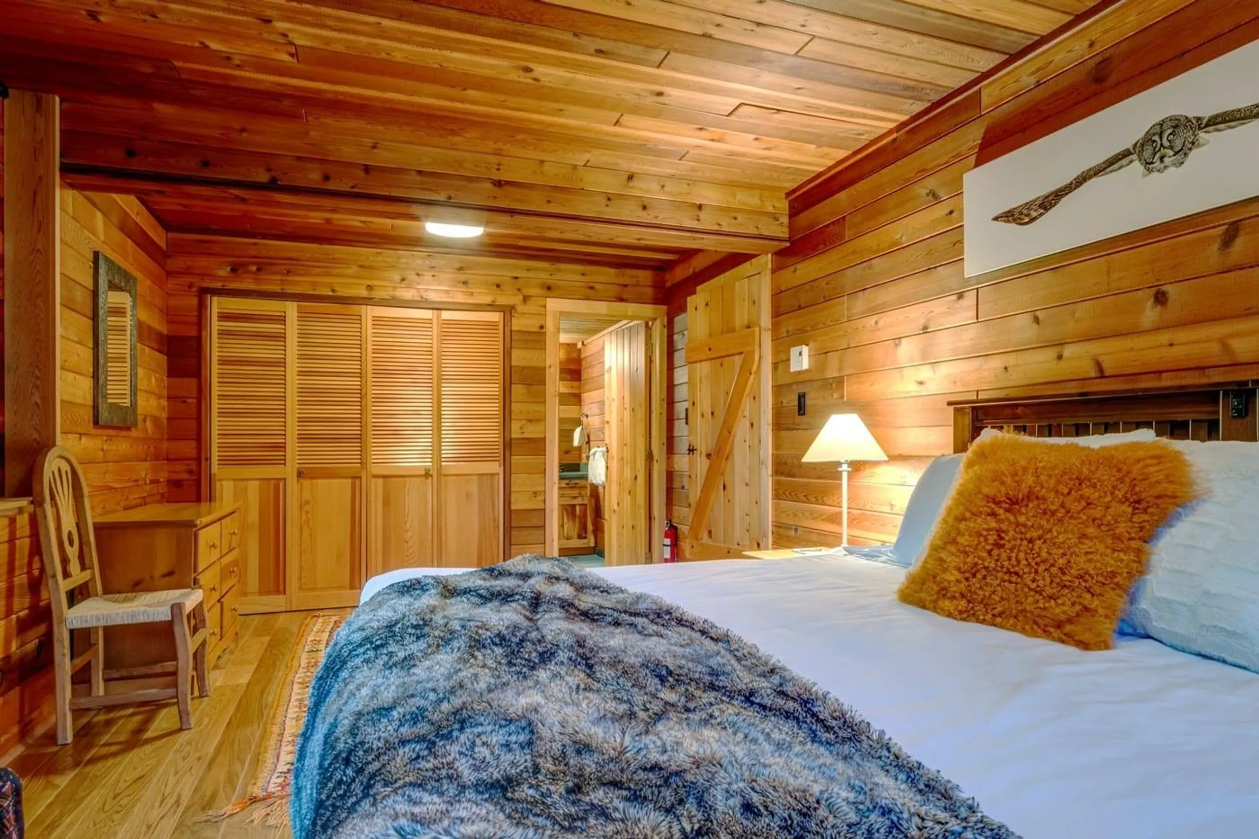 Splendid Haven with Panoramic Mountain Views and Luxurious Amenities — photograph 12