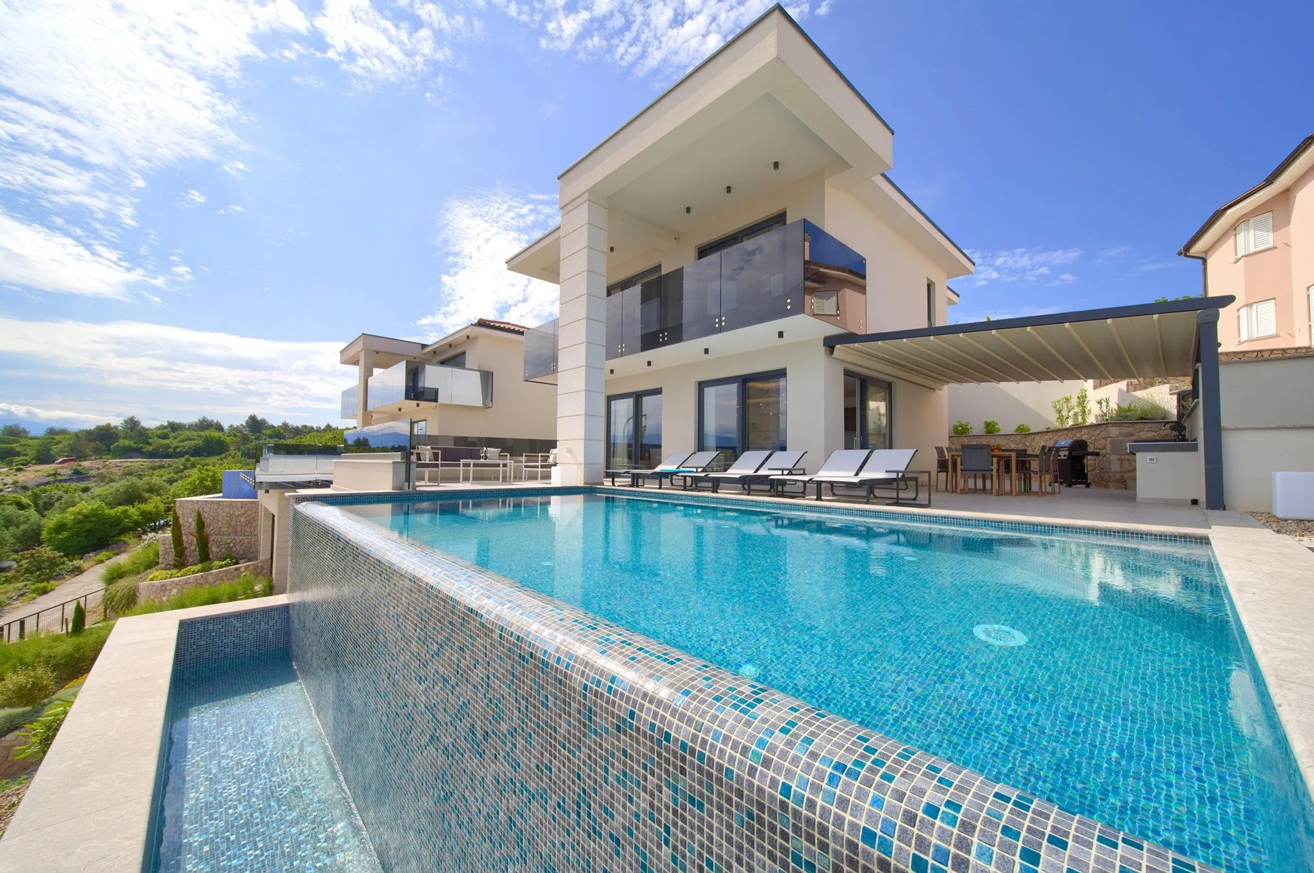 Prestige Oasis Villa with Private Pool and Sea Views — photograph 6