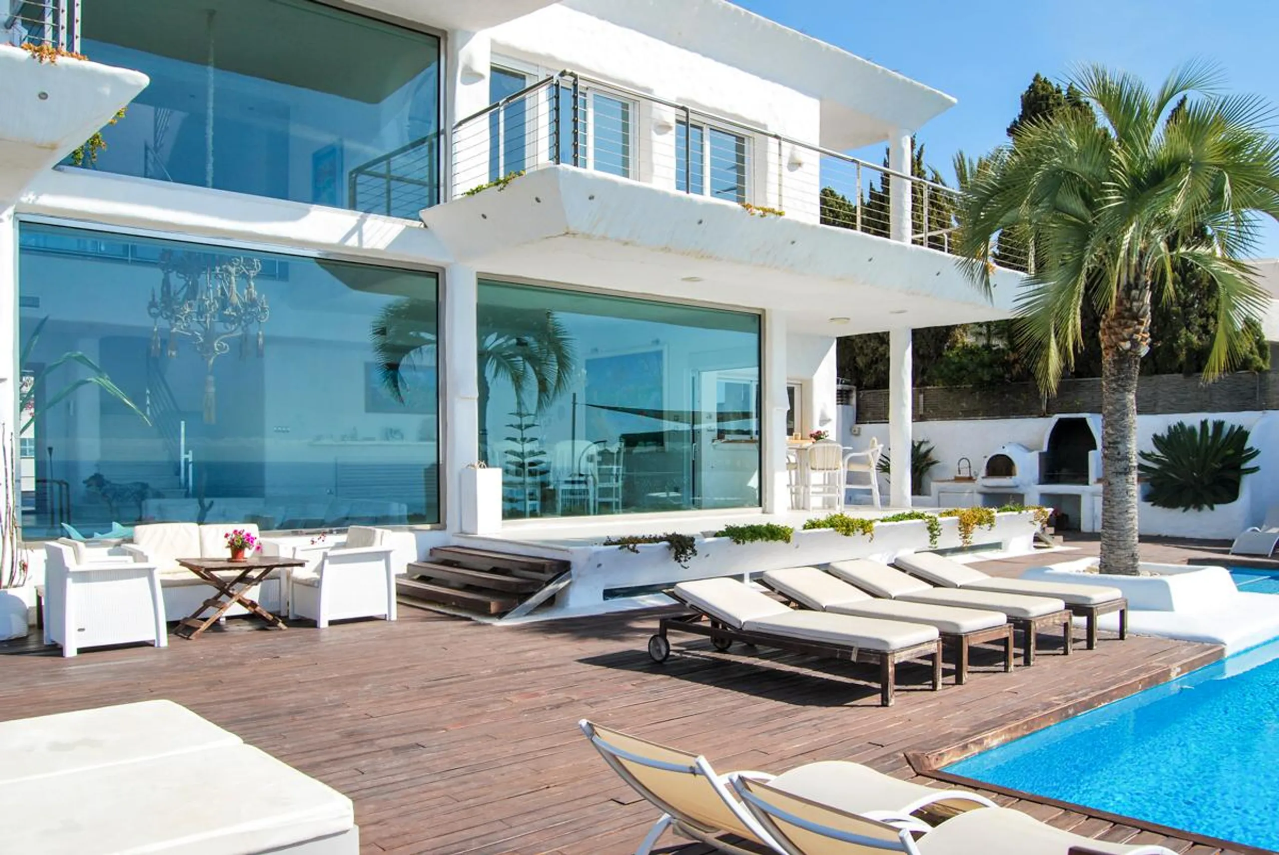 Clifftop Luxury Villa with Infinity Pool and Breathtaking Sea Views in Villajoyosa — photograph 3