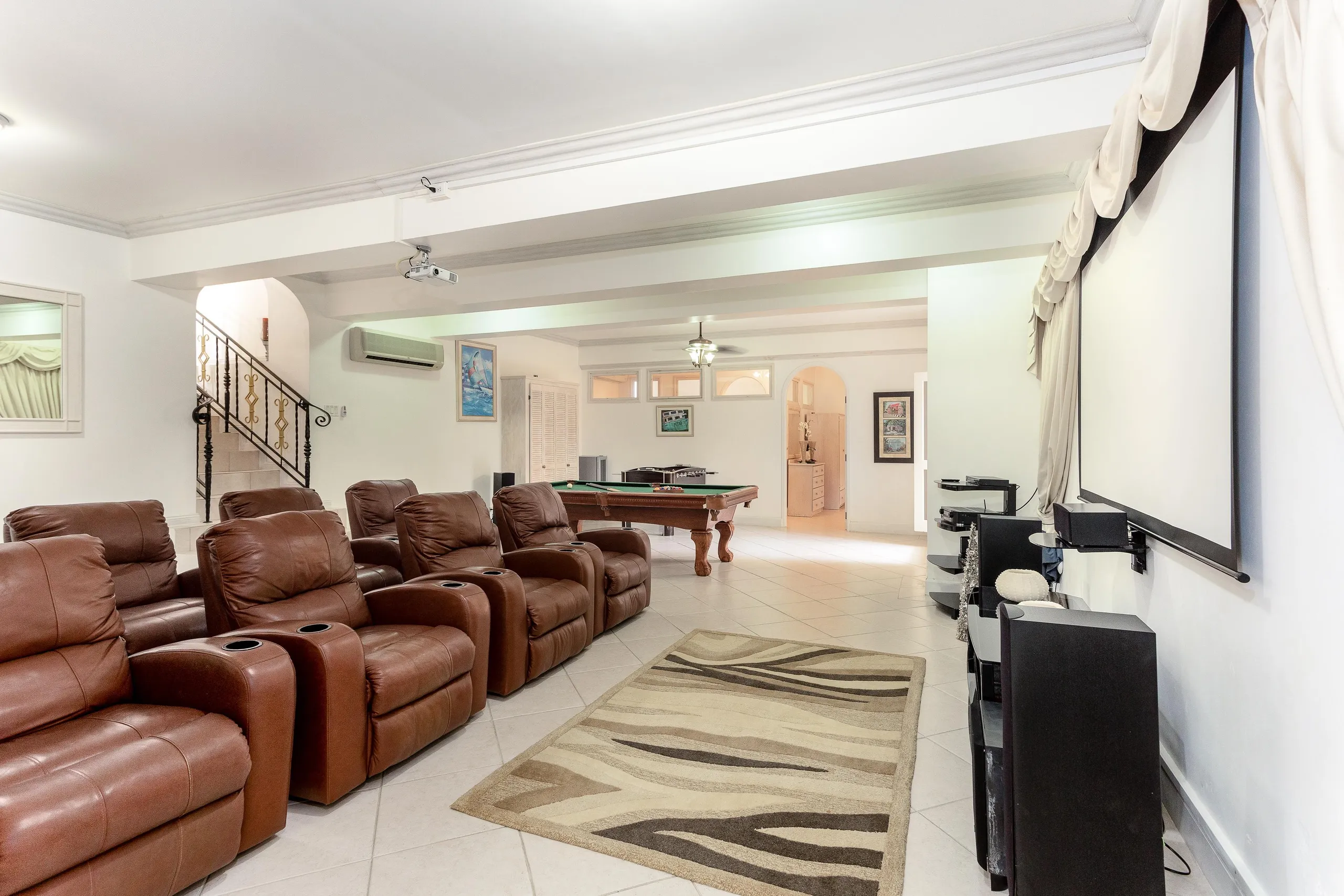 Sandy Lane's Prestigious Villa with Private Pool and Beach Access — photograph 8