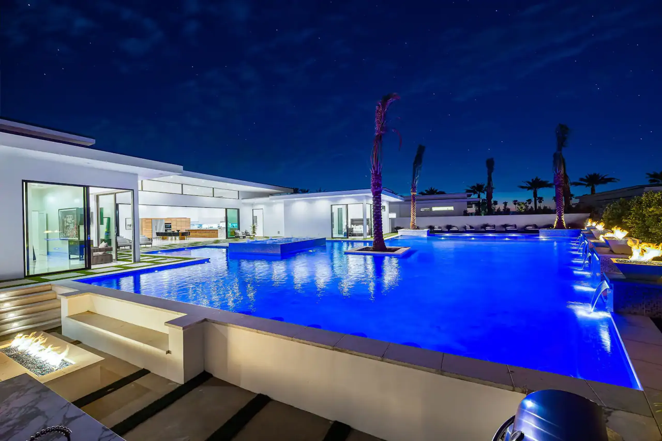 Sophisticated Resort-Style Villa Near Madison Club with Private Pool and High-End Finishes — photograph 11