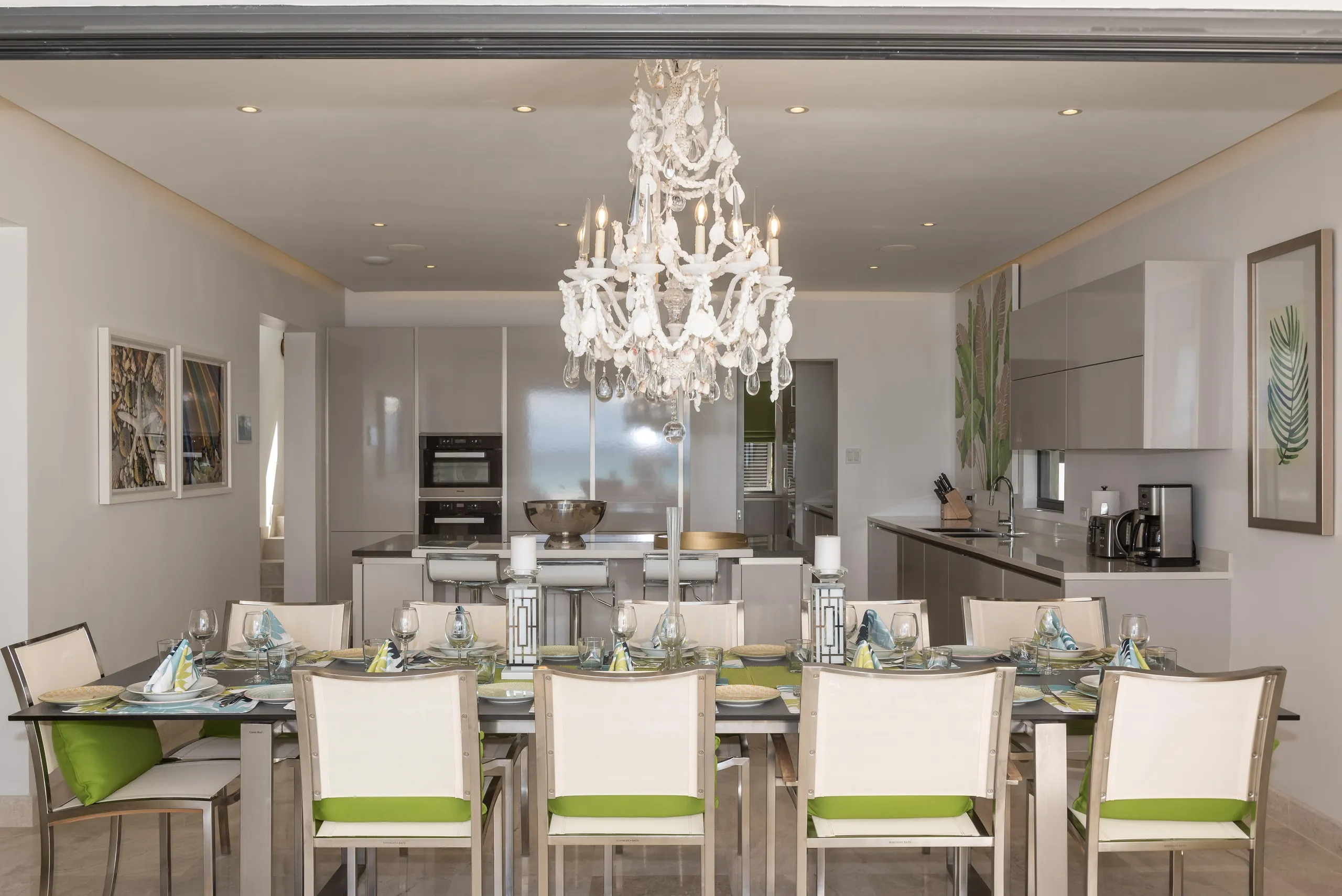 Barbados Beachfront Contemporary High End Villa with Elevated Sea View — photograph 6