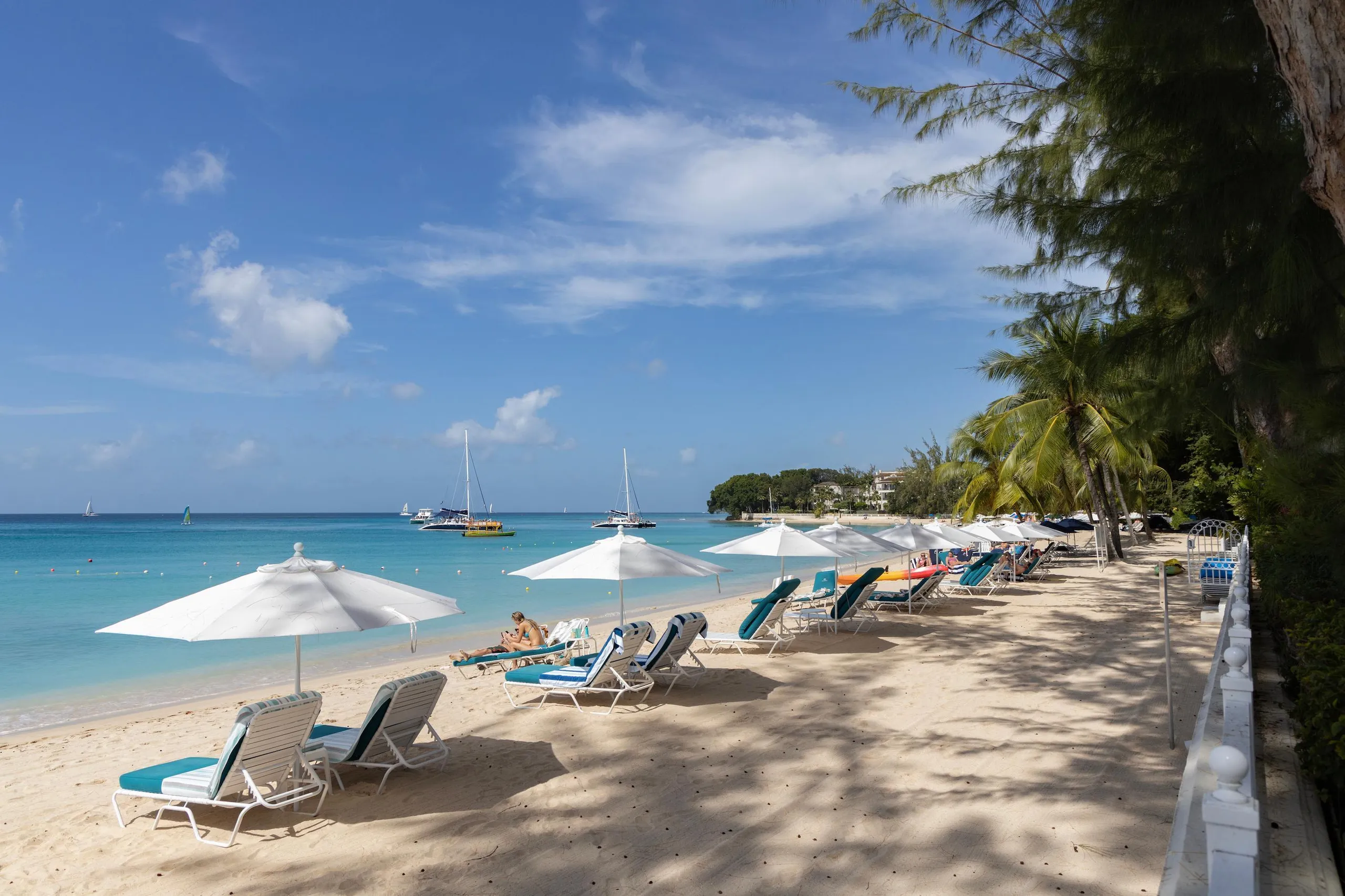 Barbados Airy and Spacious Beachfront Property with Caribbean Sea Views — photograph 3