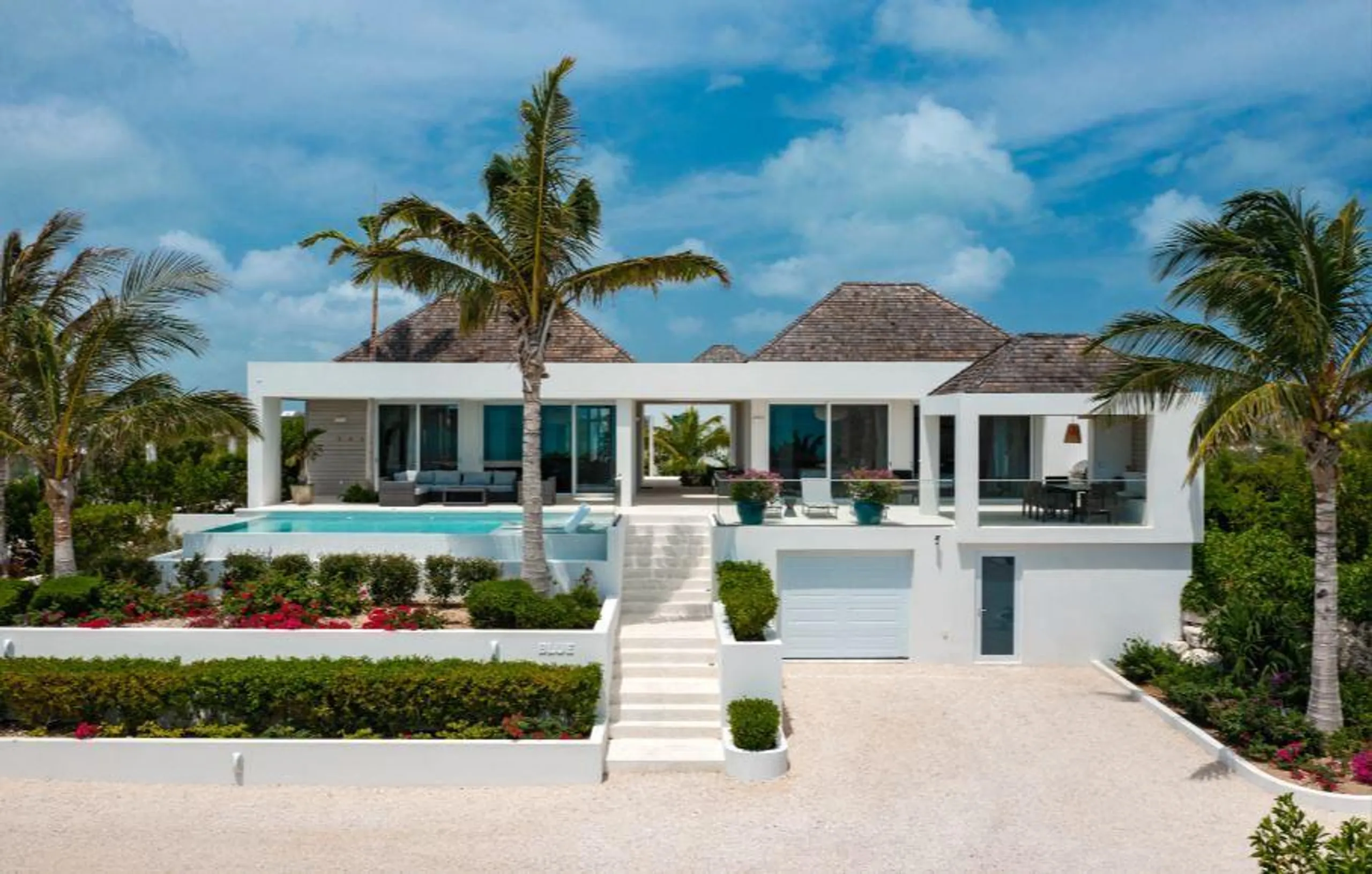 Chic Serene Ocean View Modern Villa with Private Pool — photograph 2