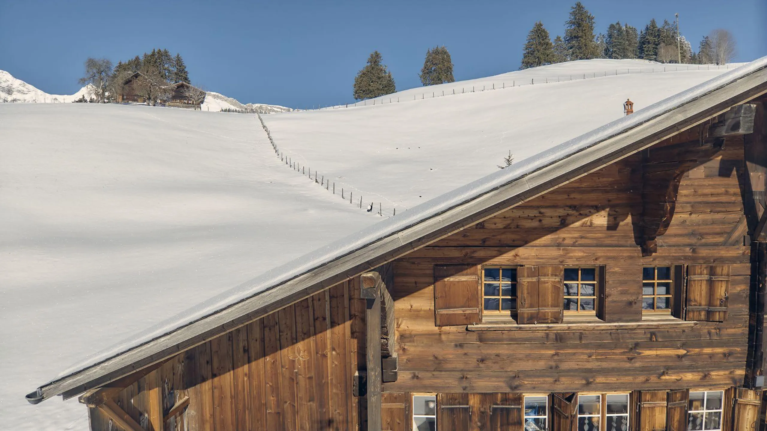 Resplendent Rougemont Chalet with Sauna and Fireplace — photograph 5