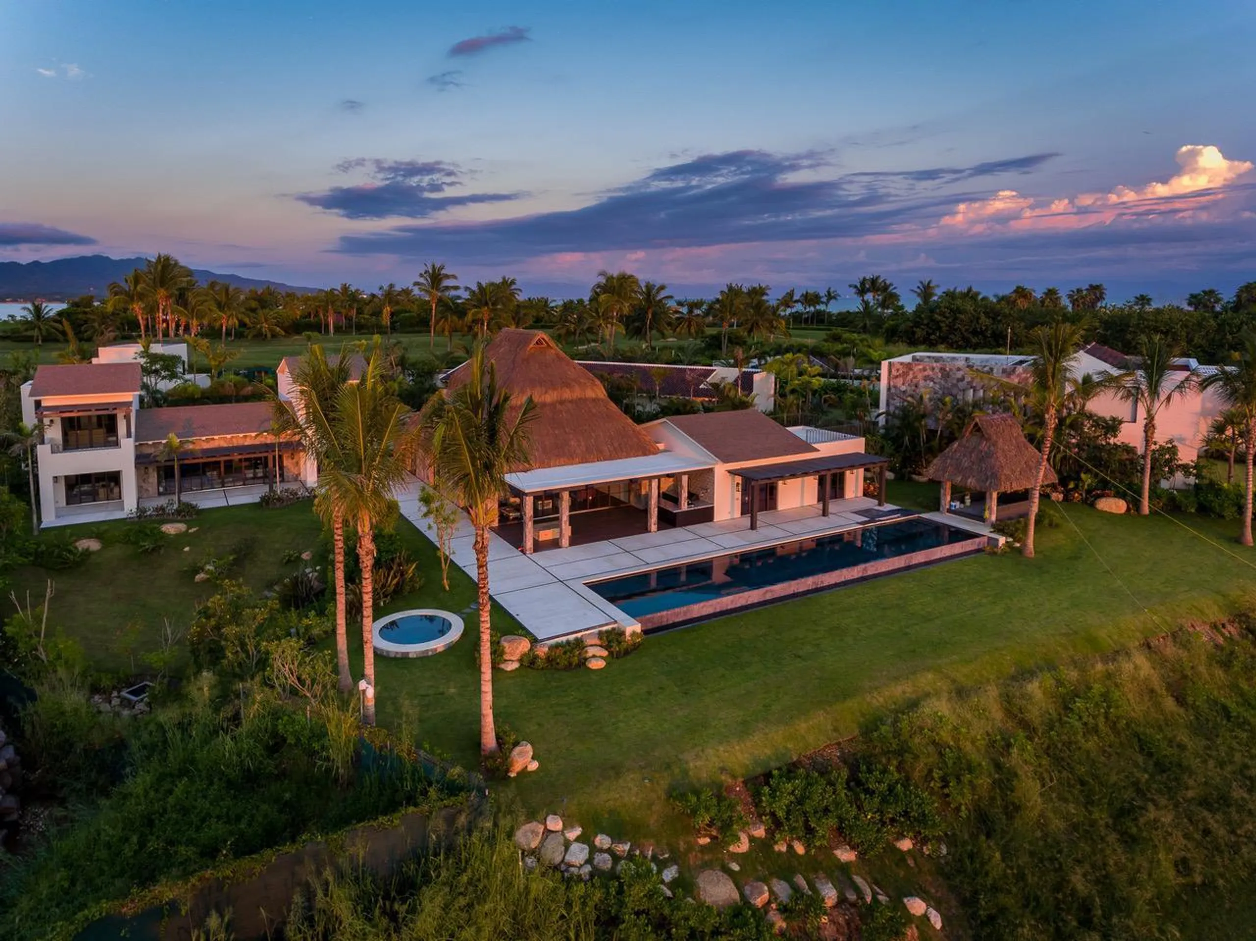 La Punta Beach Front Luxury Estate with Infinity Pool and Panoramic Ocean Views, La Punta Estates