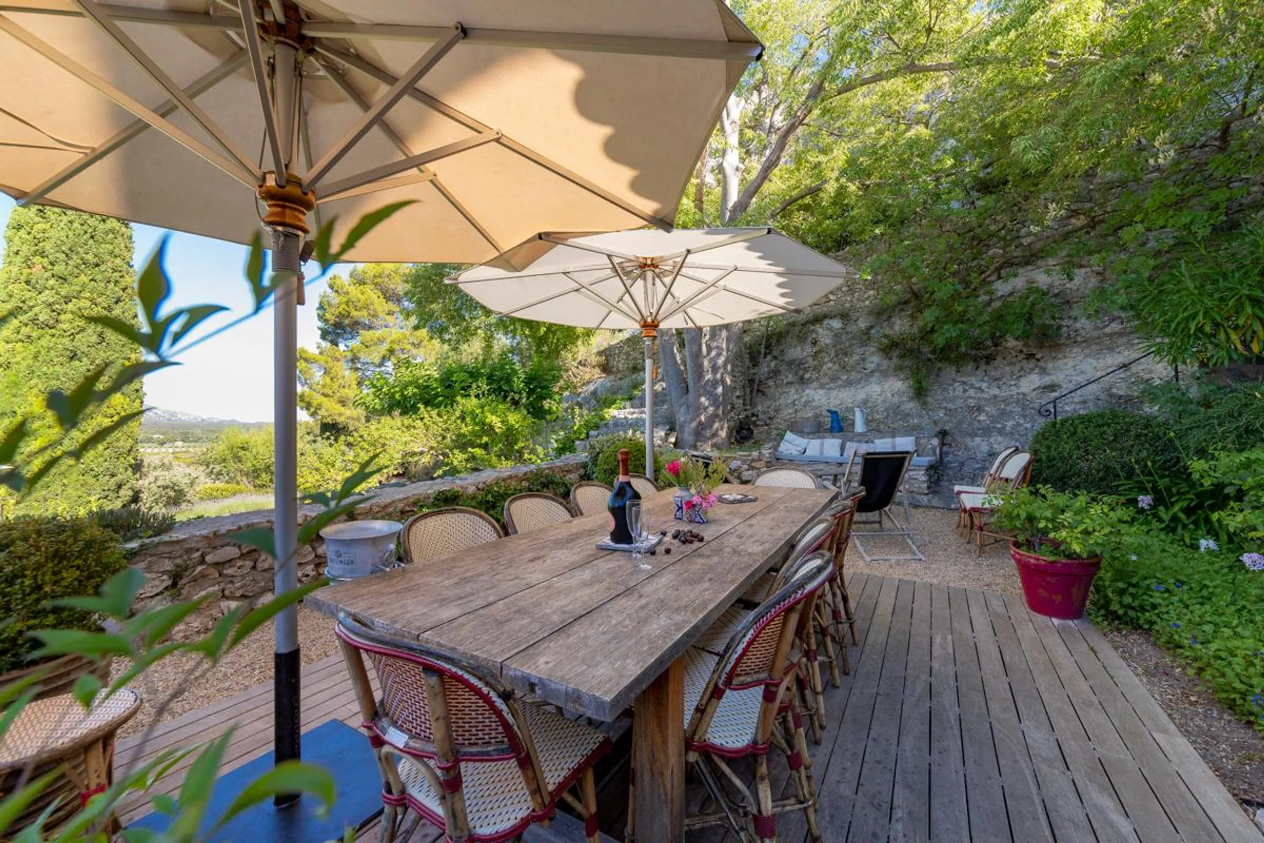 Exceptional 6BR Villa with Swimming Pool and Glorious Mountain Views — photograph 4