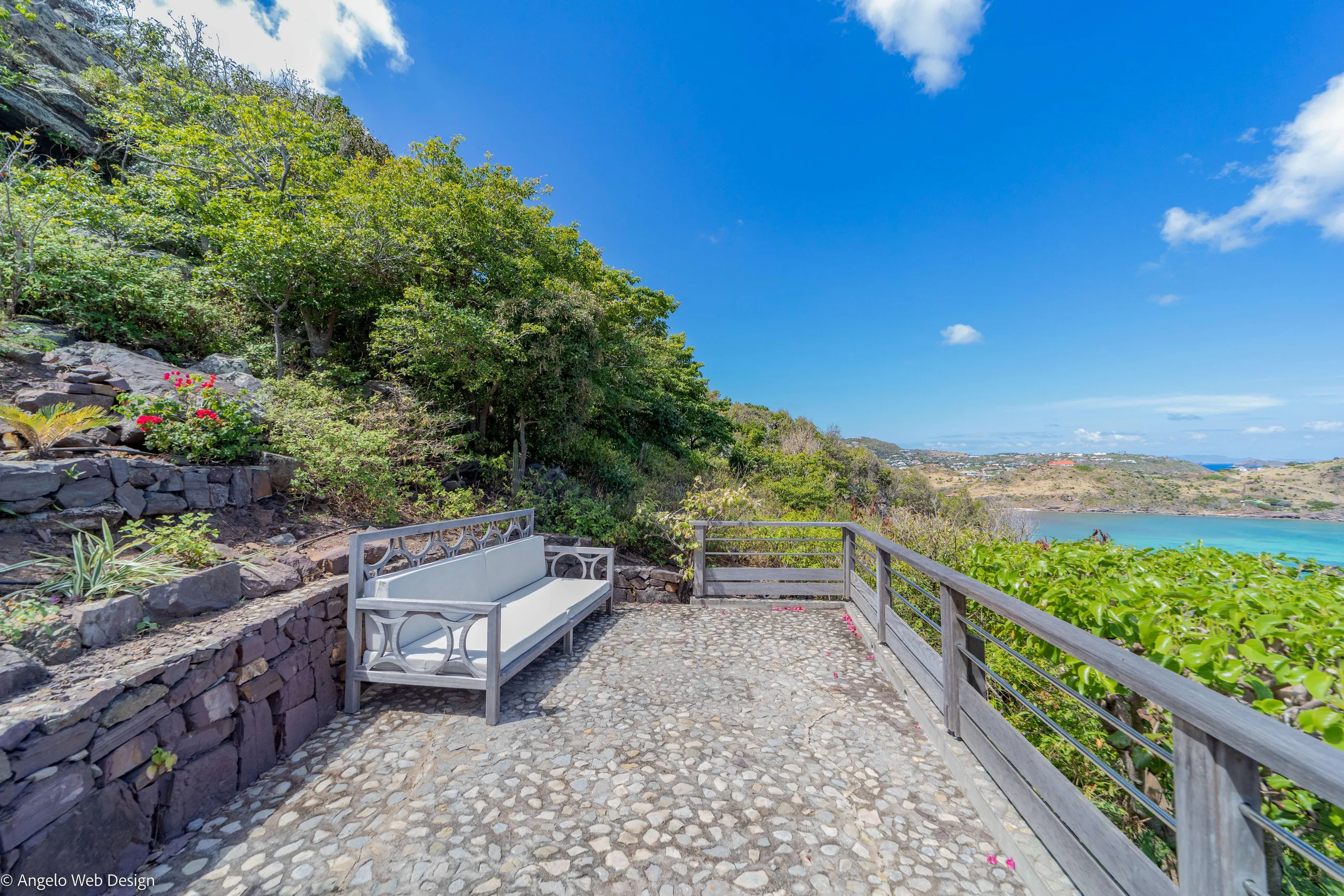 Charming Classic Luxe Villa with Private Pool and Stunning Ocean Views — photograph 6