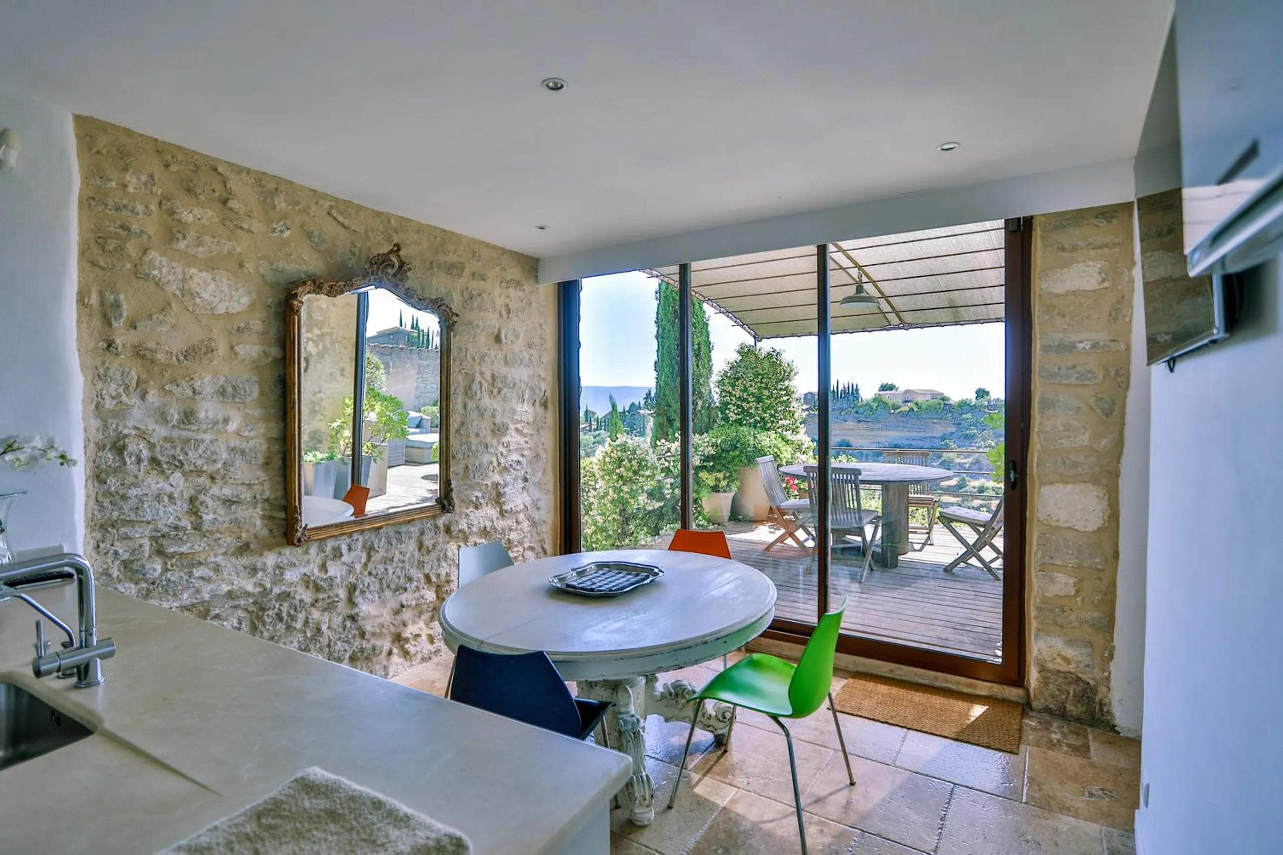 Enchanting Provençal Villa with Pool, Terraced Gardens, and Panoramic Valley Views — photograph 10