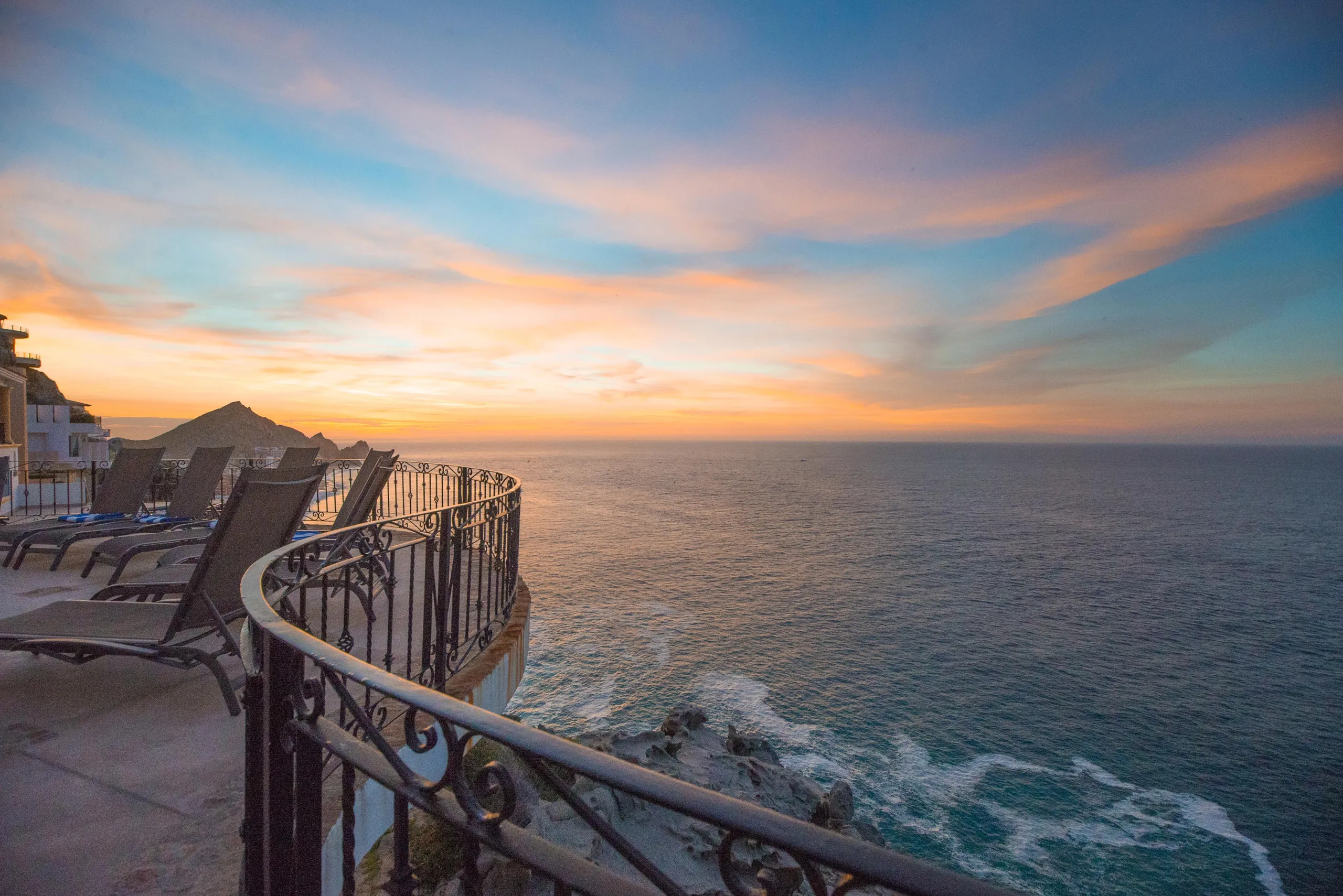 Grandiose Pedregal Villa with Pool and Majestic Views — photograph 7