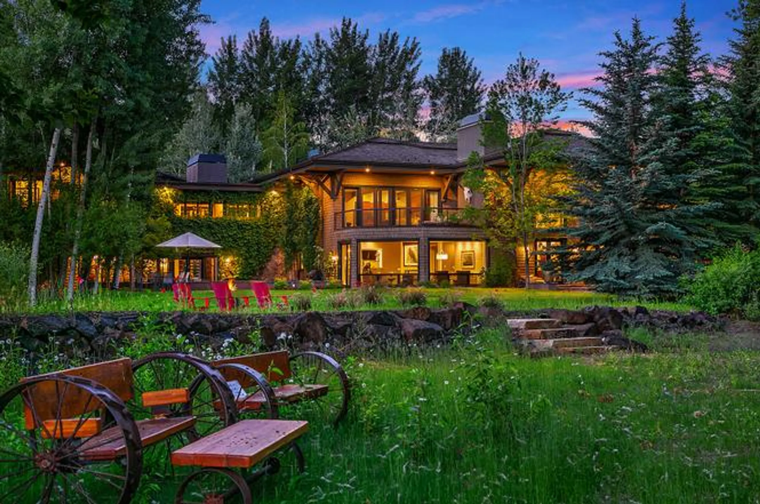 Plush and Inviting 4BR Villa with Private Balcony and Overlooking River Views, Sun Valley