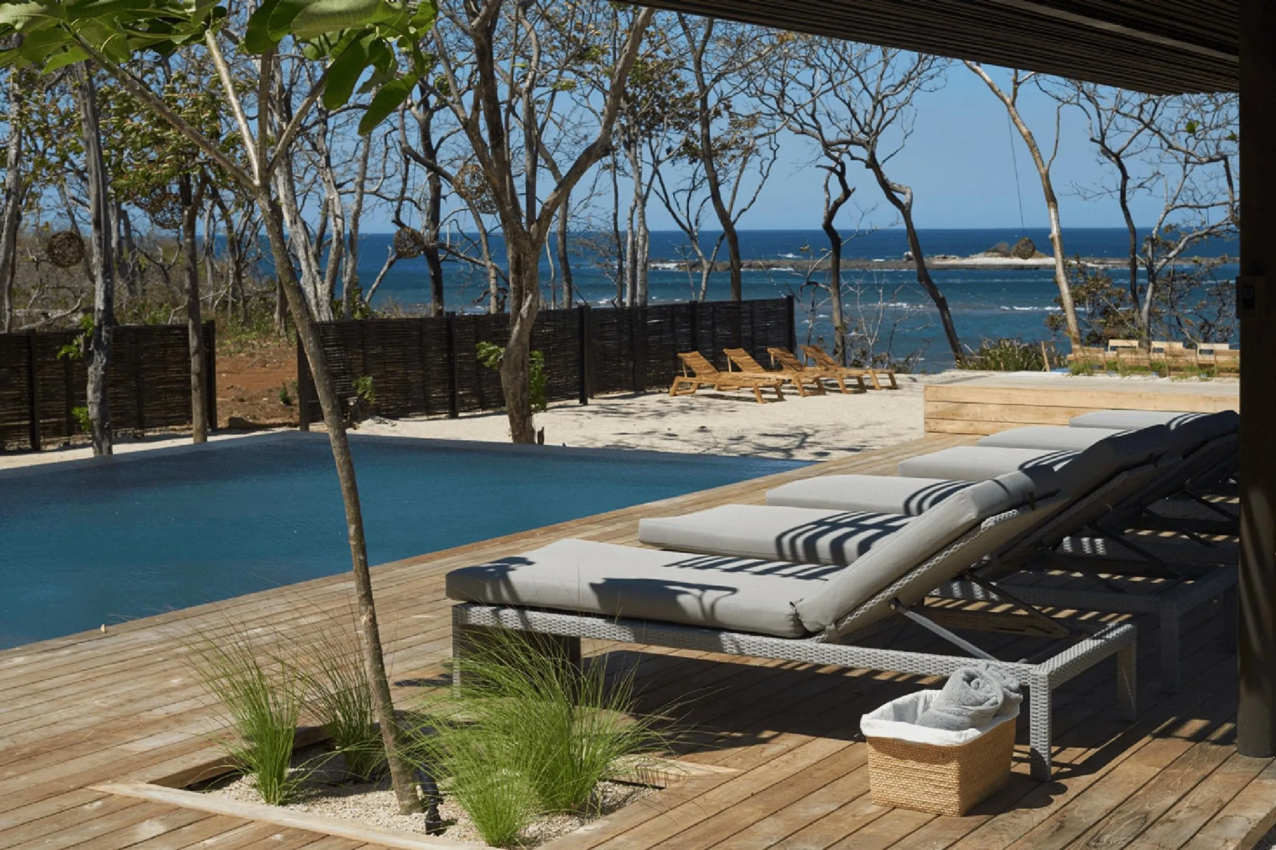 Playa Langosta Beachfront Villa in a Private Gated Community — photograph 7
