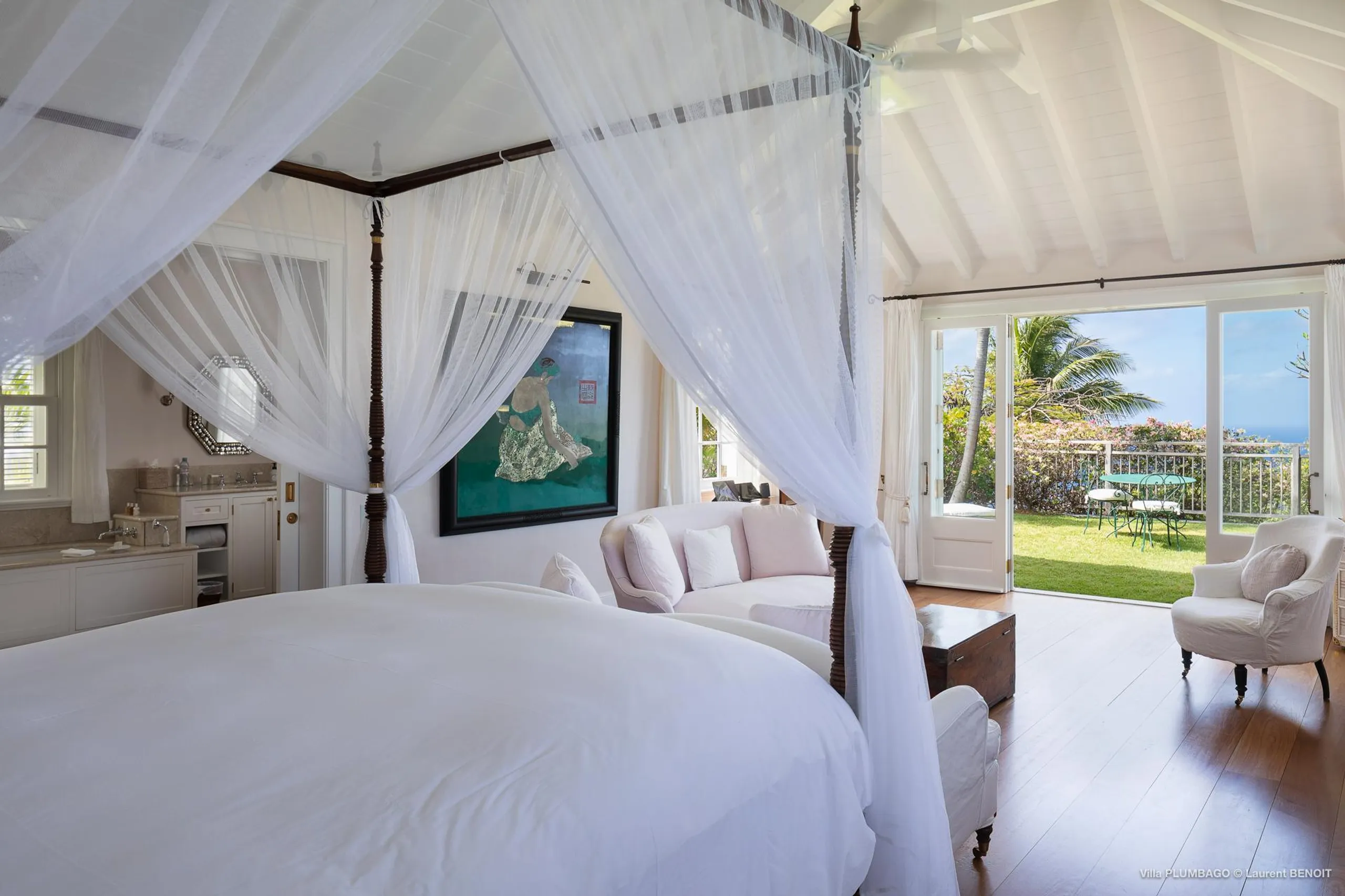Lavish Oceanside Villa with Private Pool and Fitness Room — photograph 11