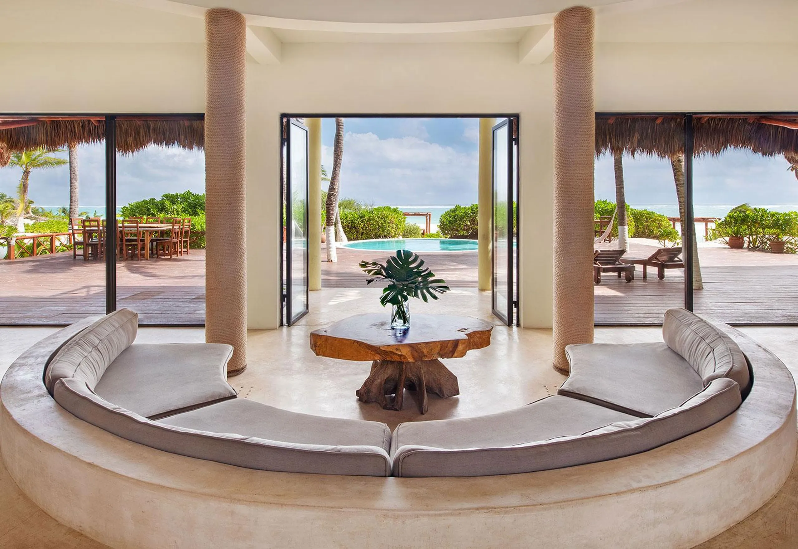 Luxury Beachfront Riviera Maya Villa in Sian Ka'an with Resort Pool — photograph 4