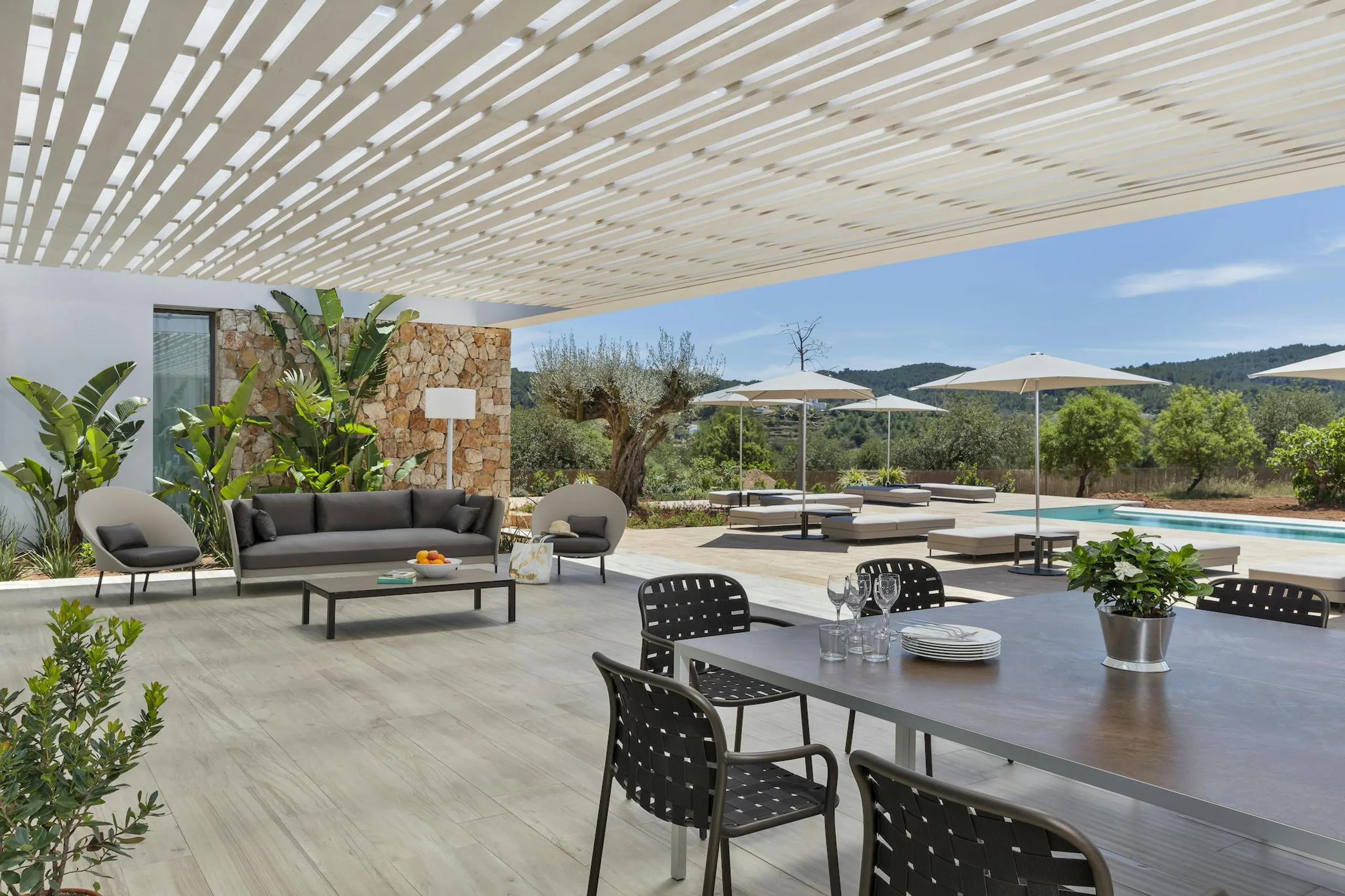 Sumptuous Ibiza Estate with Private Pool and Sun Deck — photograph 4