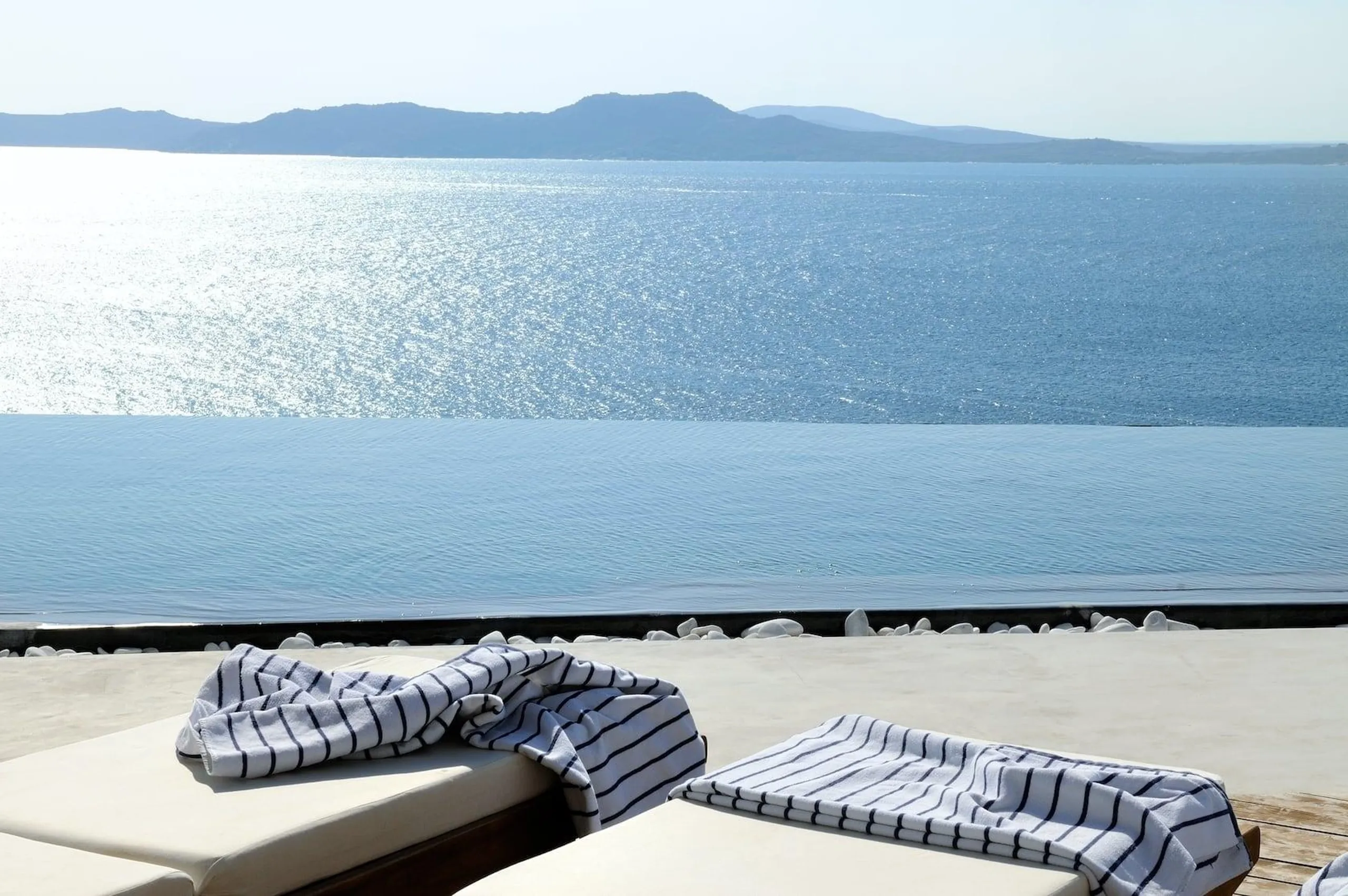 Majestic Oceanview Villa in Mykonos with Infinity Pool — photograph 5