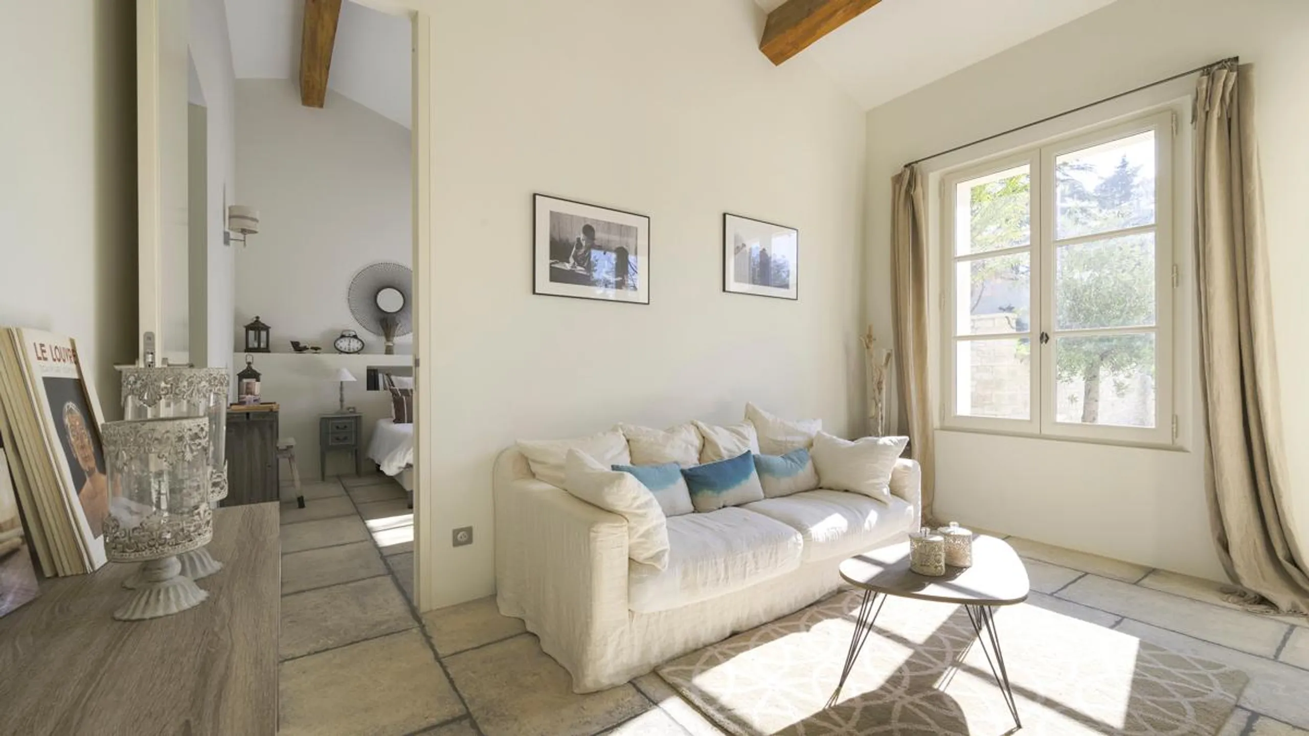 Tranquil Countryside Villa with Private Heated Pool & Serene Surroundings — photograph 12