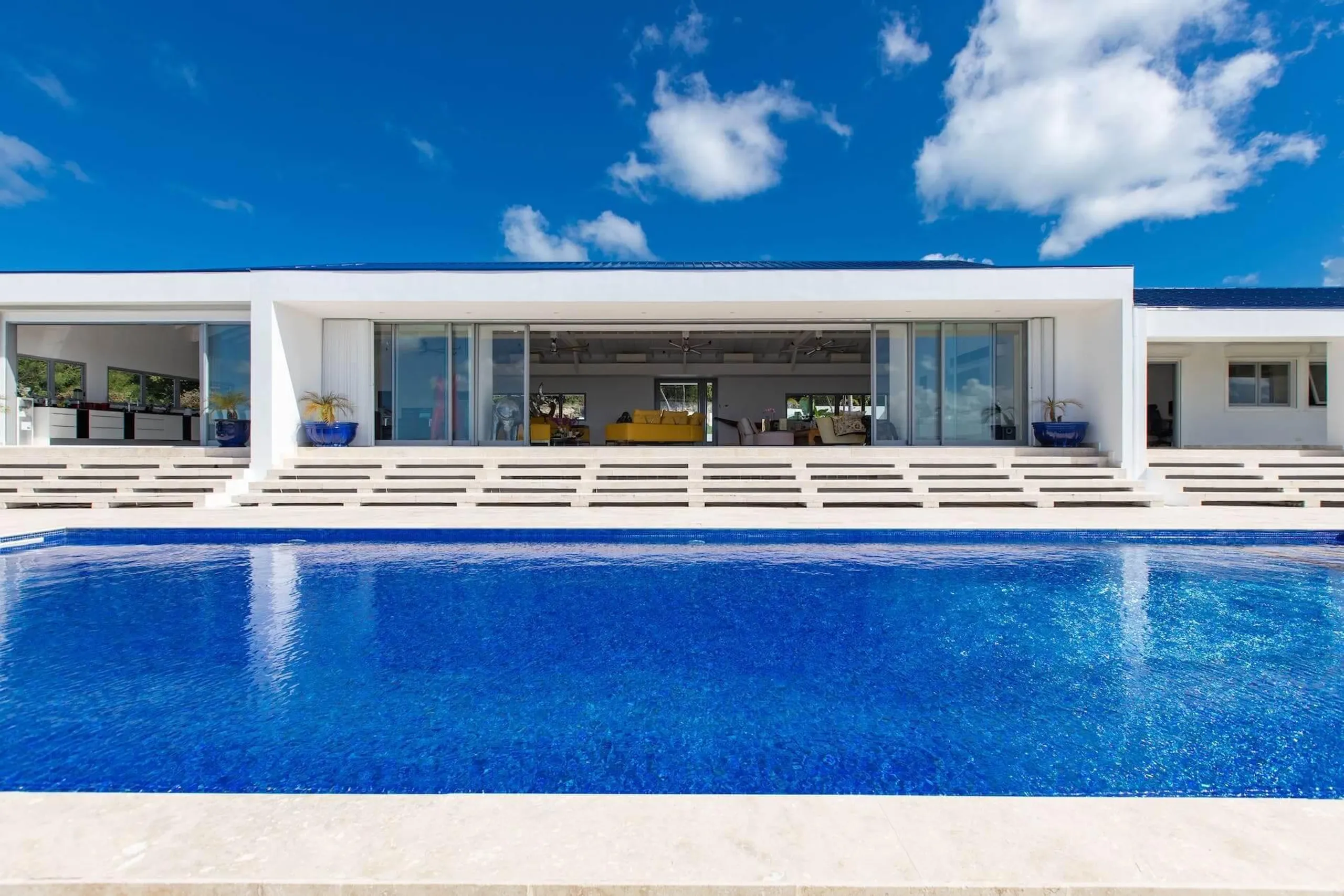 Luxe Retreat Villa with Private Pool, Tennis and Unmatched Views of Caribbean Sea — photograph 9