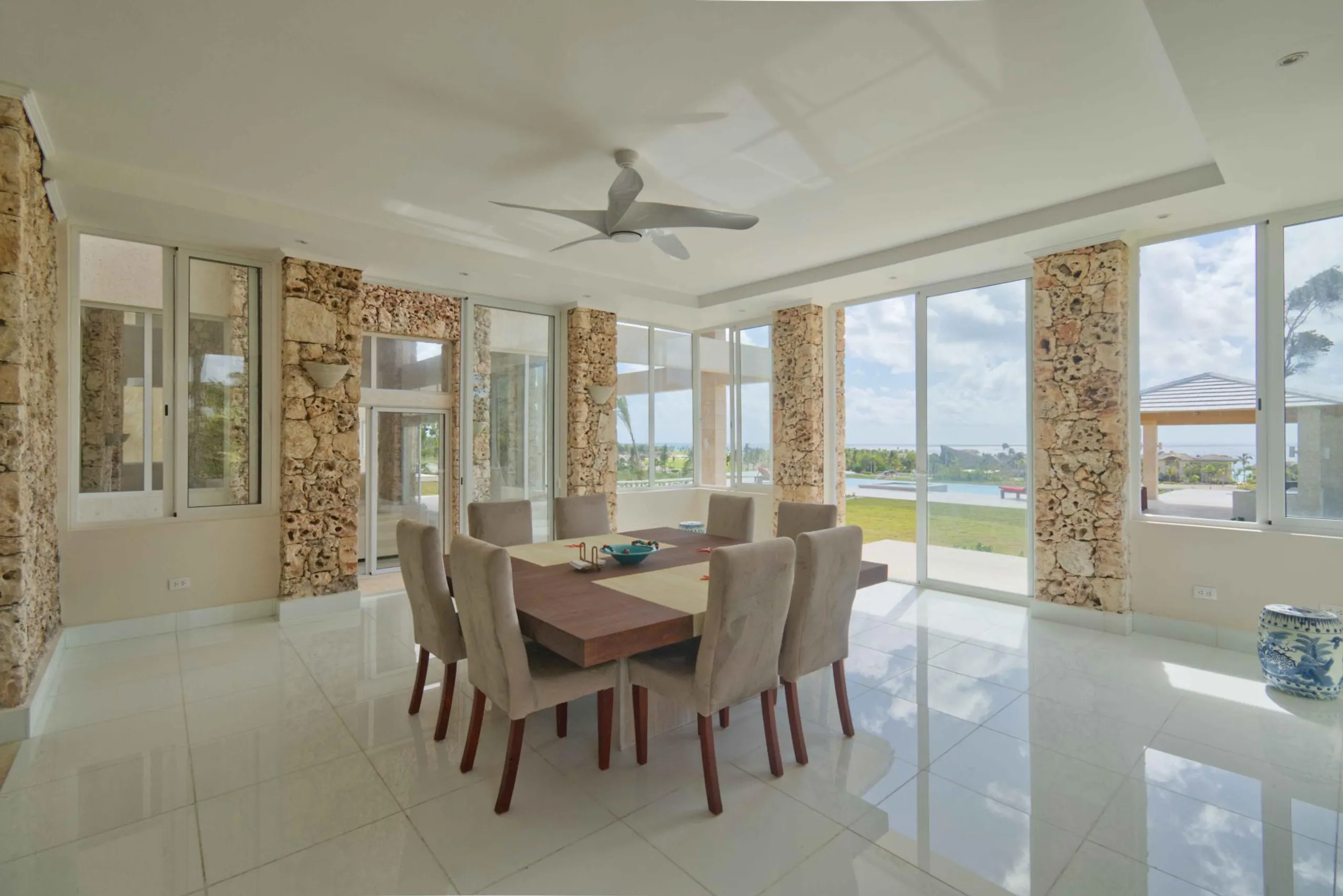 Breathtaking Punta Cana Villa with Private Pool and Stunning Views — photograph 11