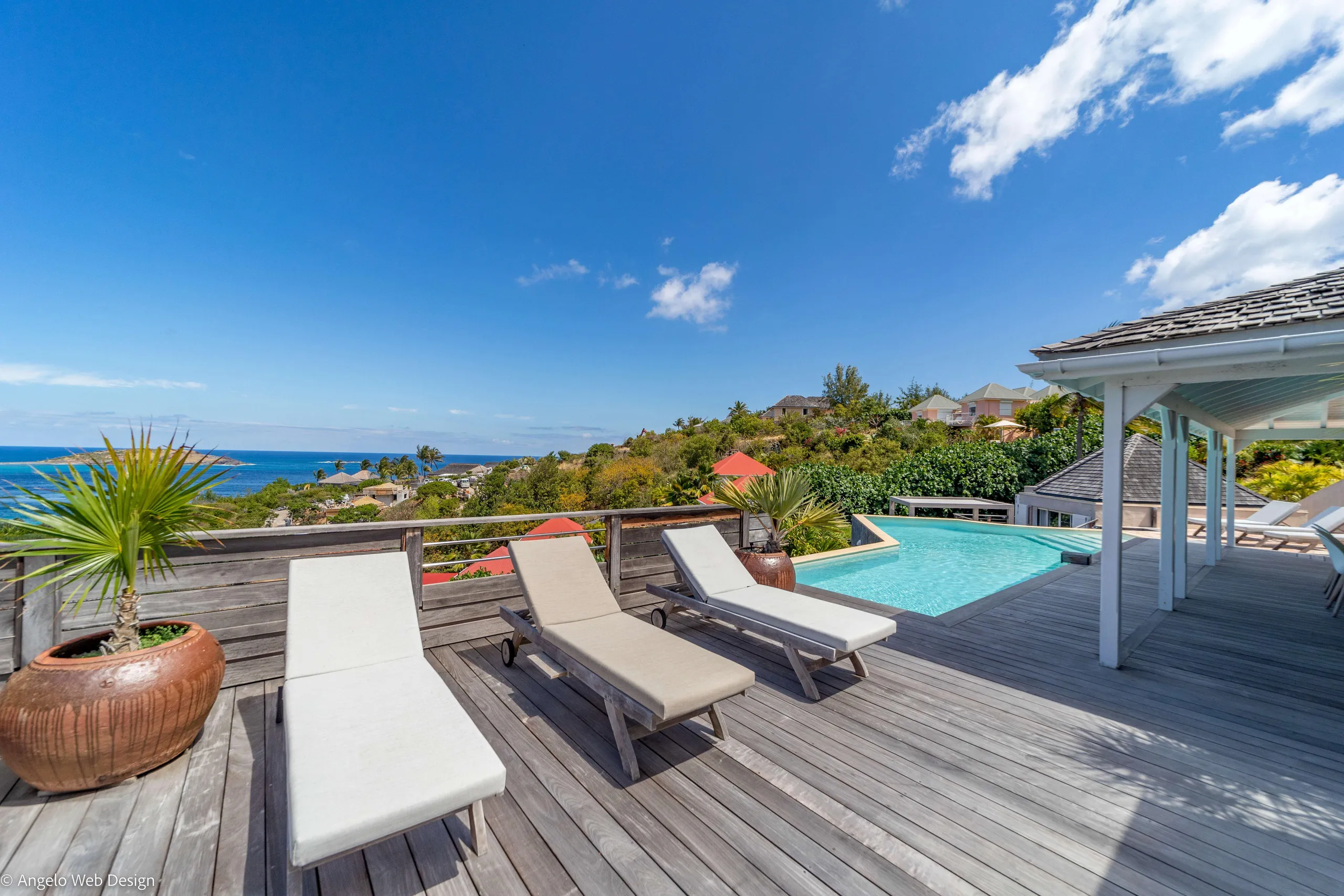 Charming Classic Luxe Villa with Private Pool and Stunning Ocean Views — photograph 4