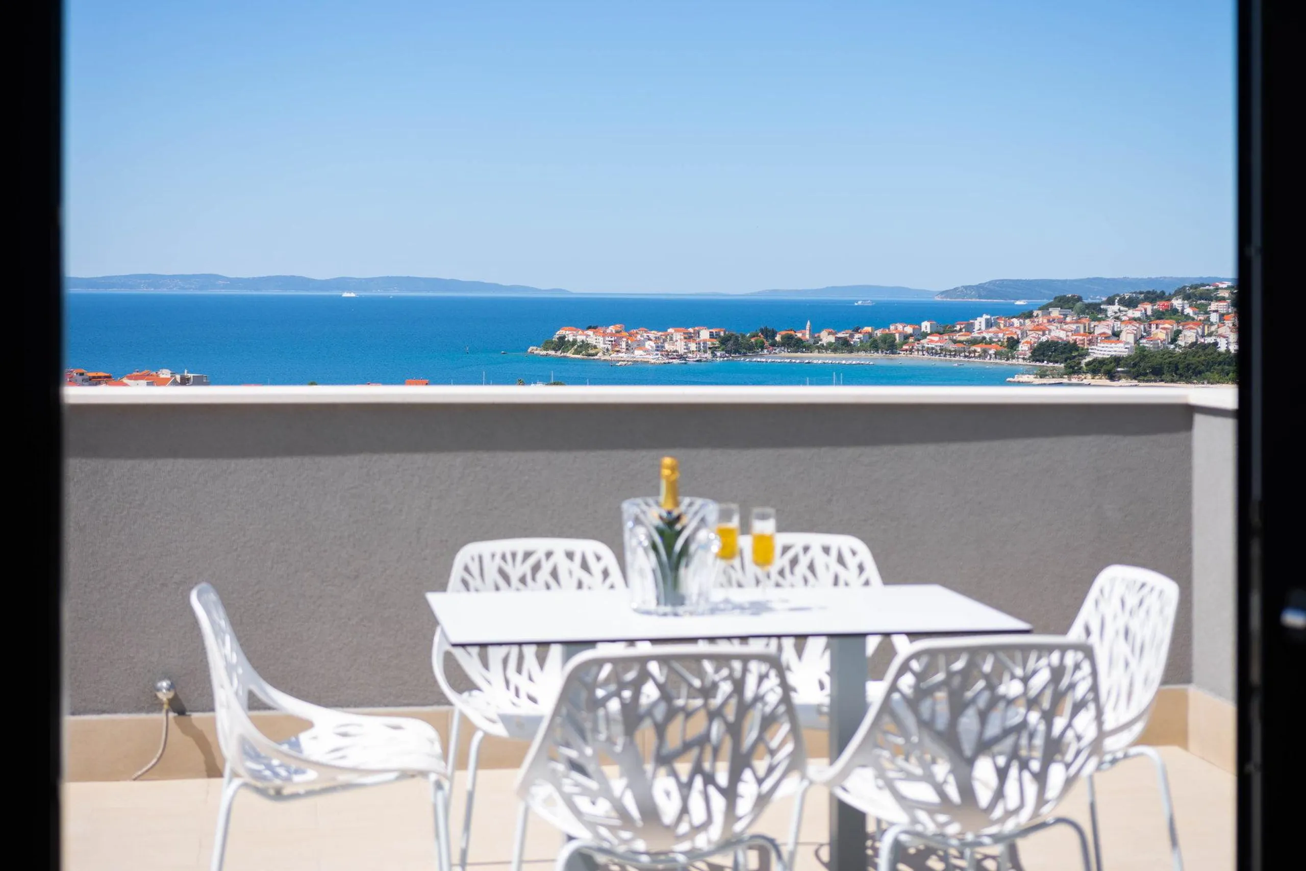 Sophisticated Villa with Pool and View of Kasjuni Beach — photograph 4