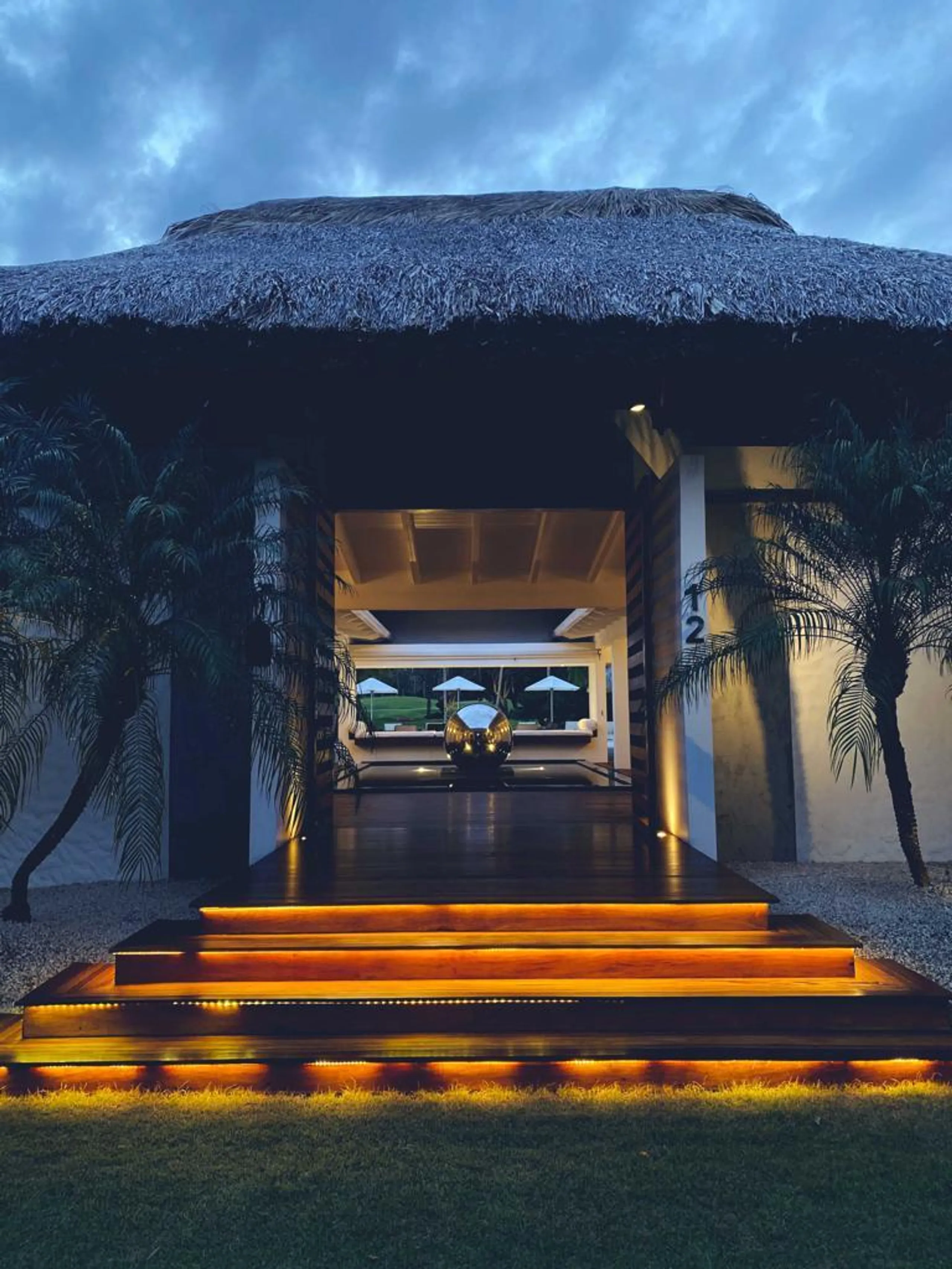 Majestic La Romana Estate with Private Pool and Hot Tub — photograph 8