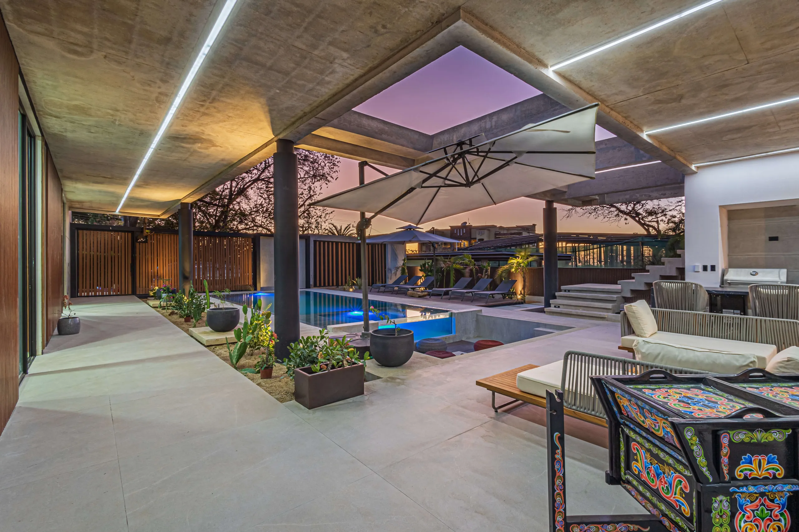 Modern 6-Bedroom Villa with Private Pool, Panoramic and  Floor-to-Ceiling Views — photograph 3