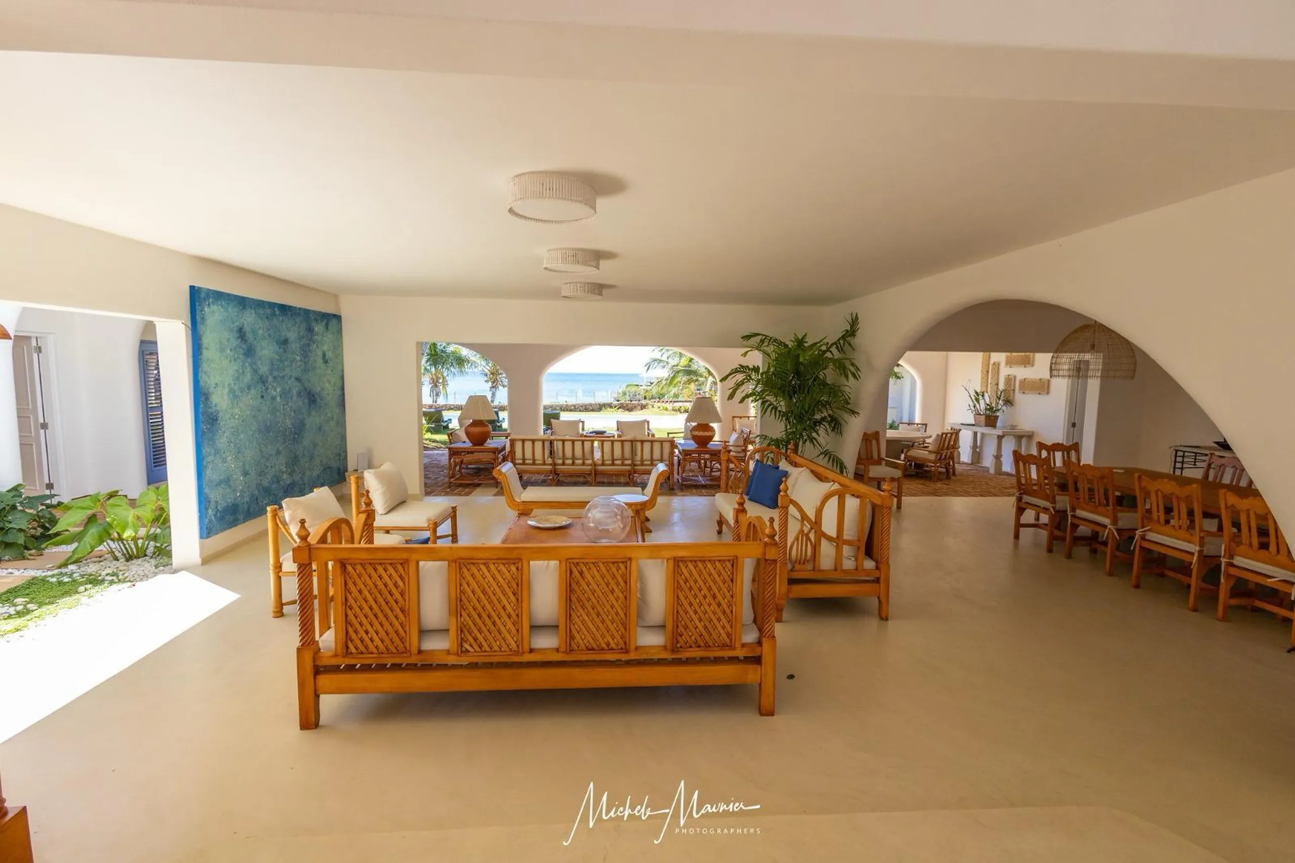 Scenic Seaview Villa with Beach Access — photograph 12