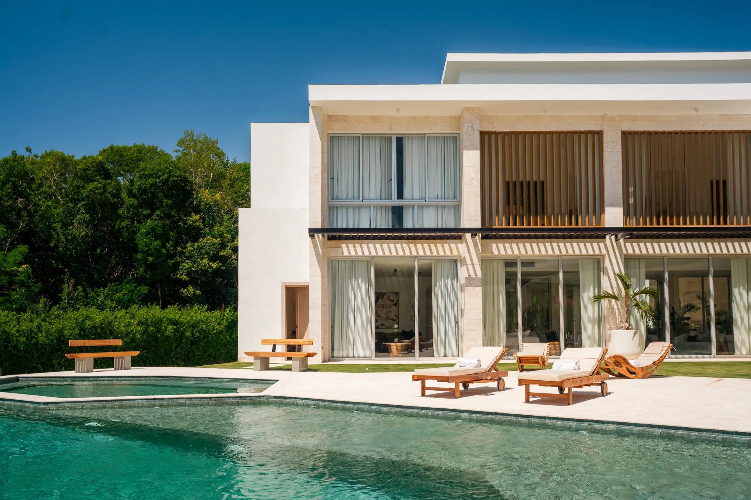 Modern 6BDR Golf Front Villa with Private Pool and Heated Jacuzziz — photograph 2