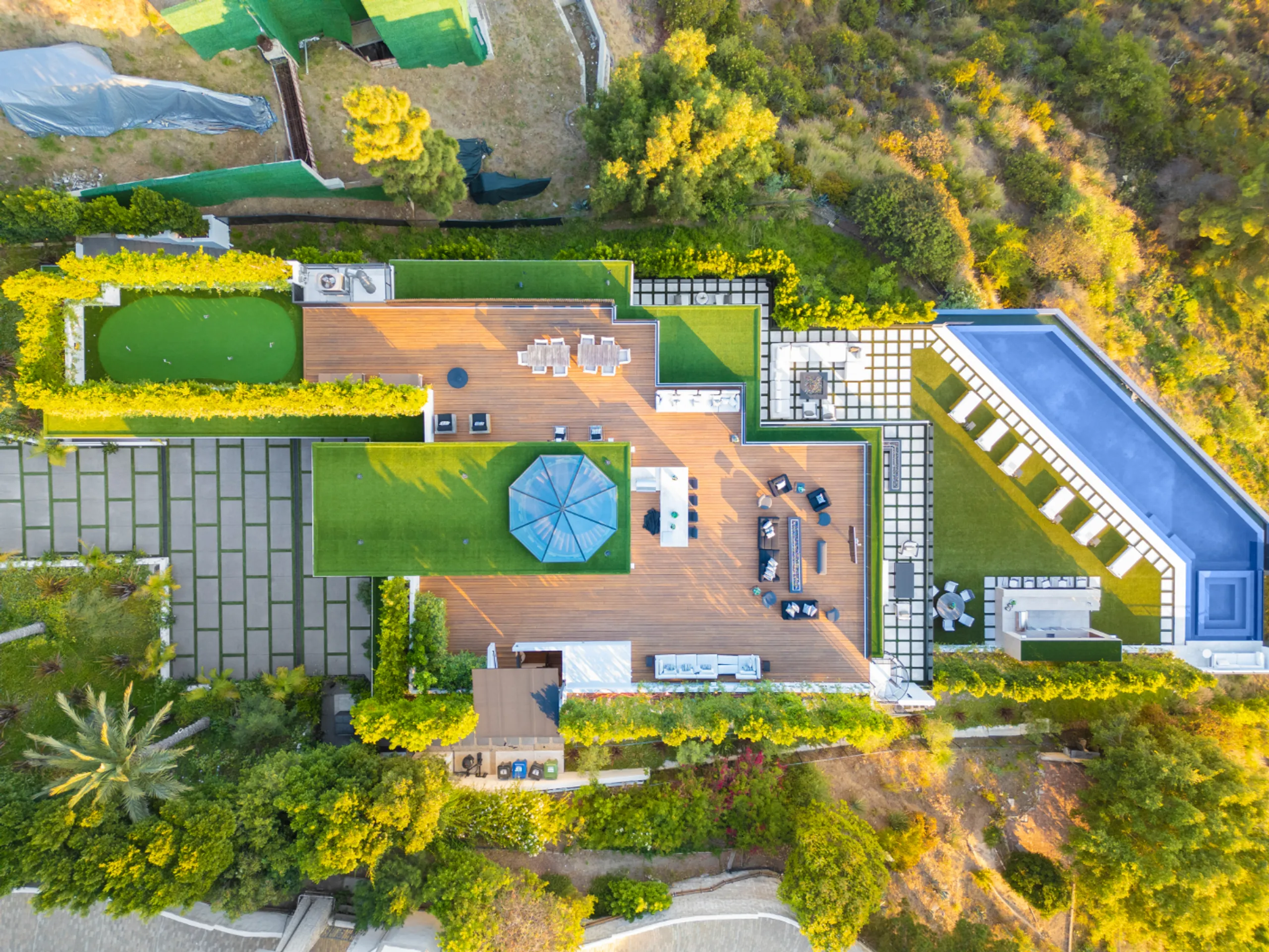 Prestigious Bel-Air Villa with Spa, Theater, & Seamless Indoor/Outdoor Spaces — photograph 5