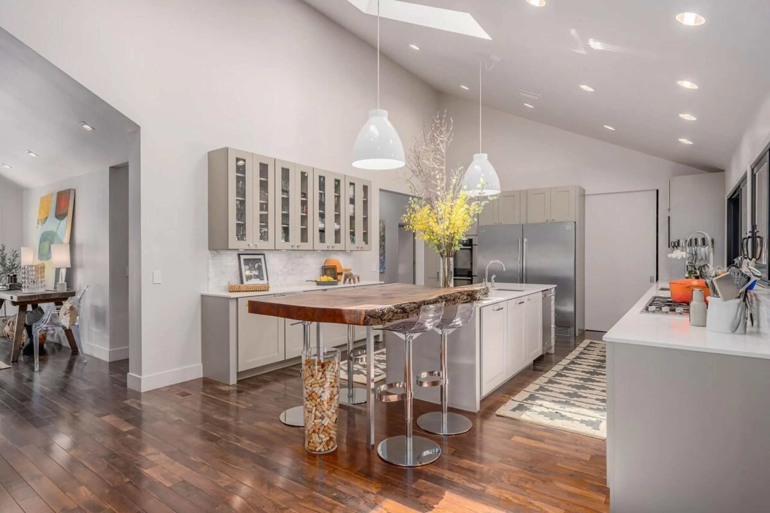 Chic Calistoga Wine Ranch Estate with Pool, Hot Tub and Tennis — photograph 11