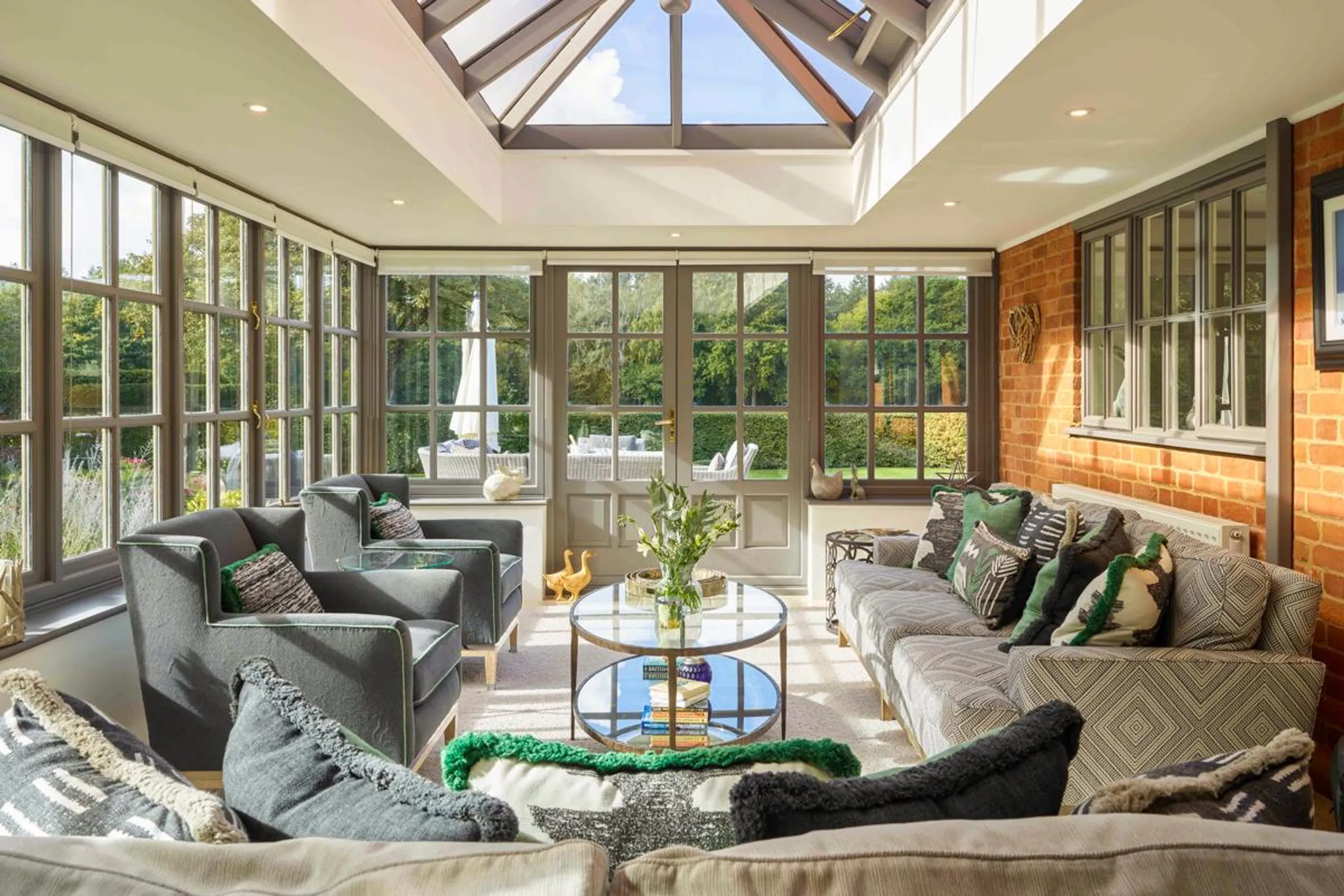 Gracefully Decorated 7-Bedroom Country Villa with Private Pool, Gym, and Scenic Gardens — photograph 6
