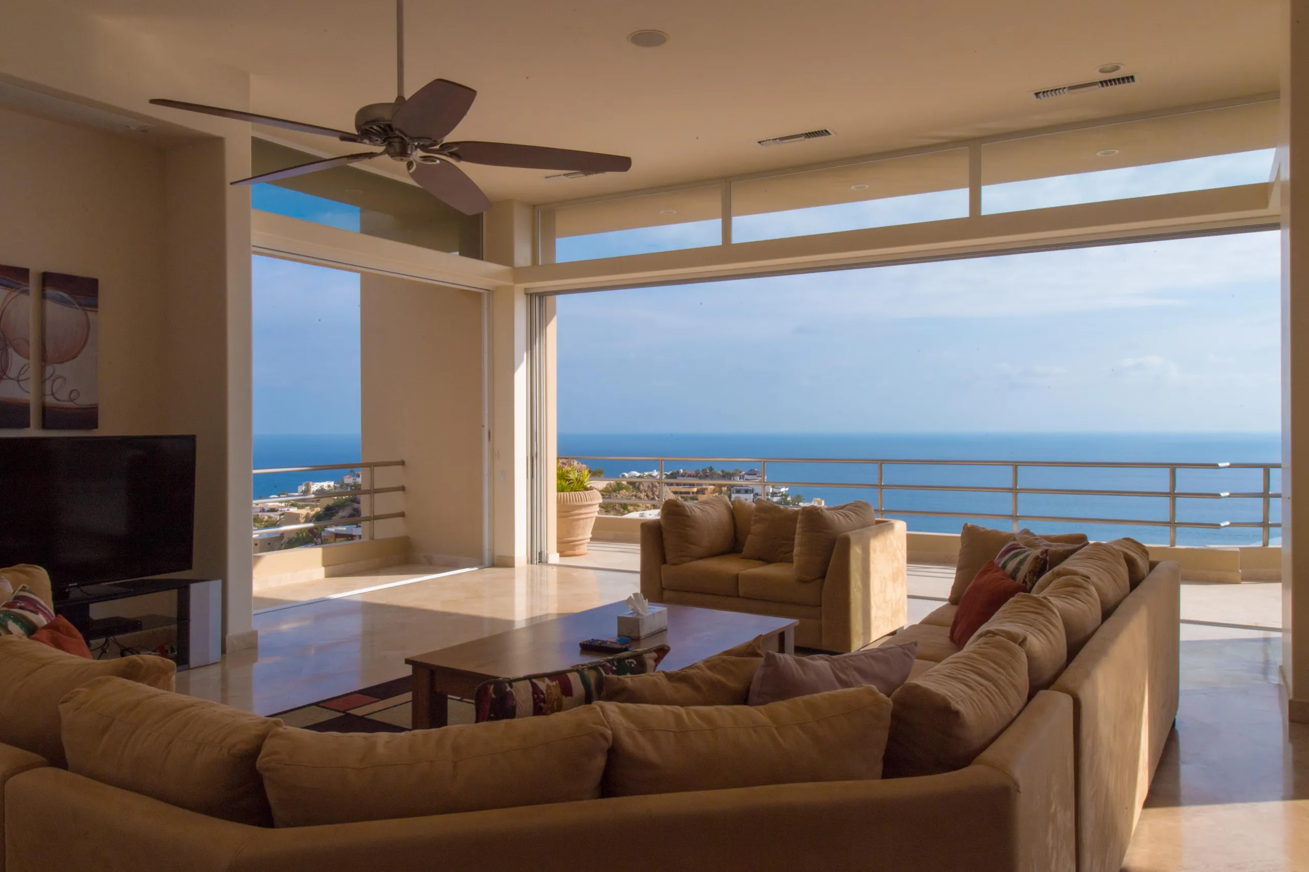 7BR Pedregal Villa with Ocean Views, Theater & Infinity Pool — photograph 11