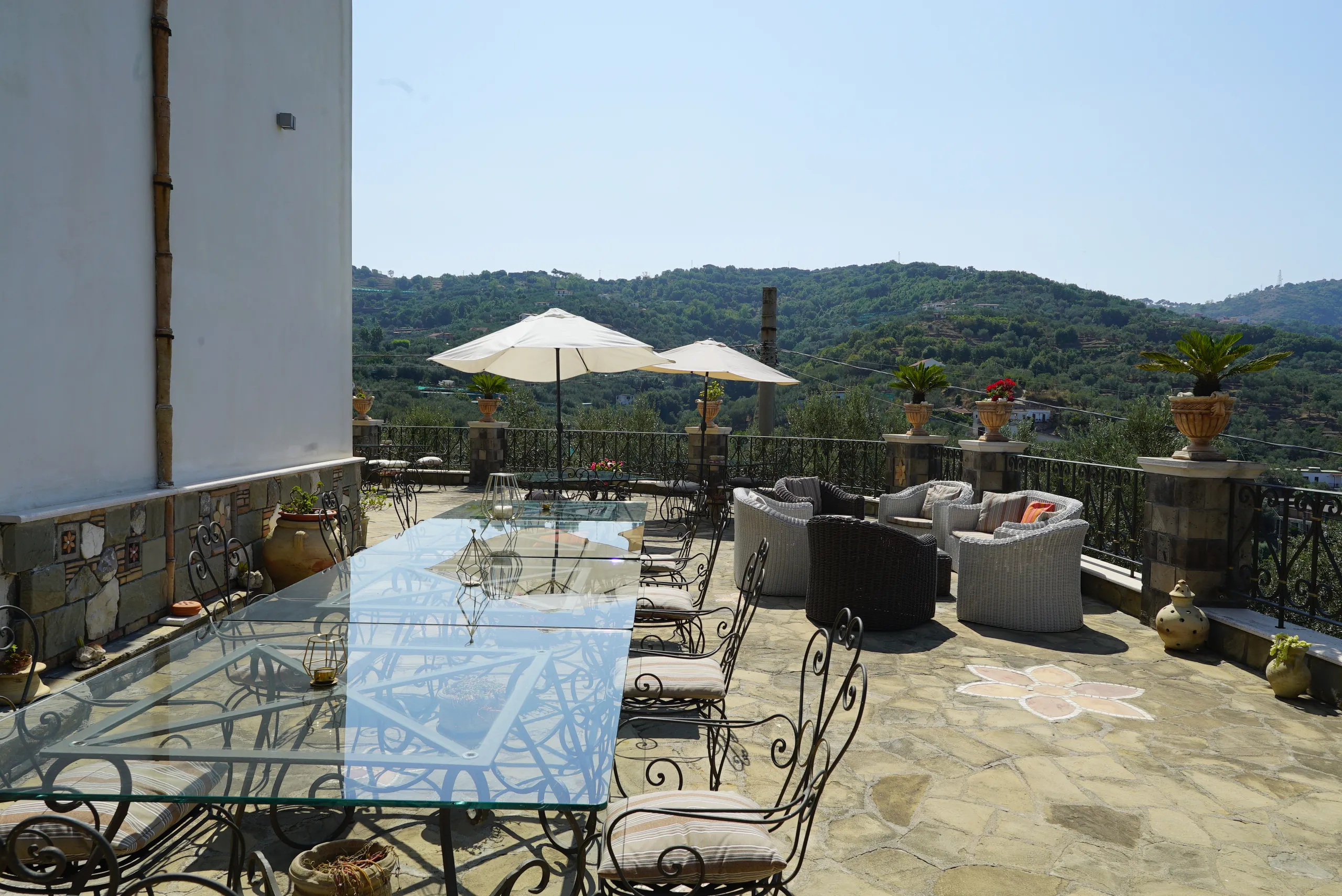Princely 19th-Century Estate with Breathtaking Capri Views and Event-Ready Gardens — photograph 8