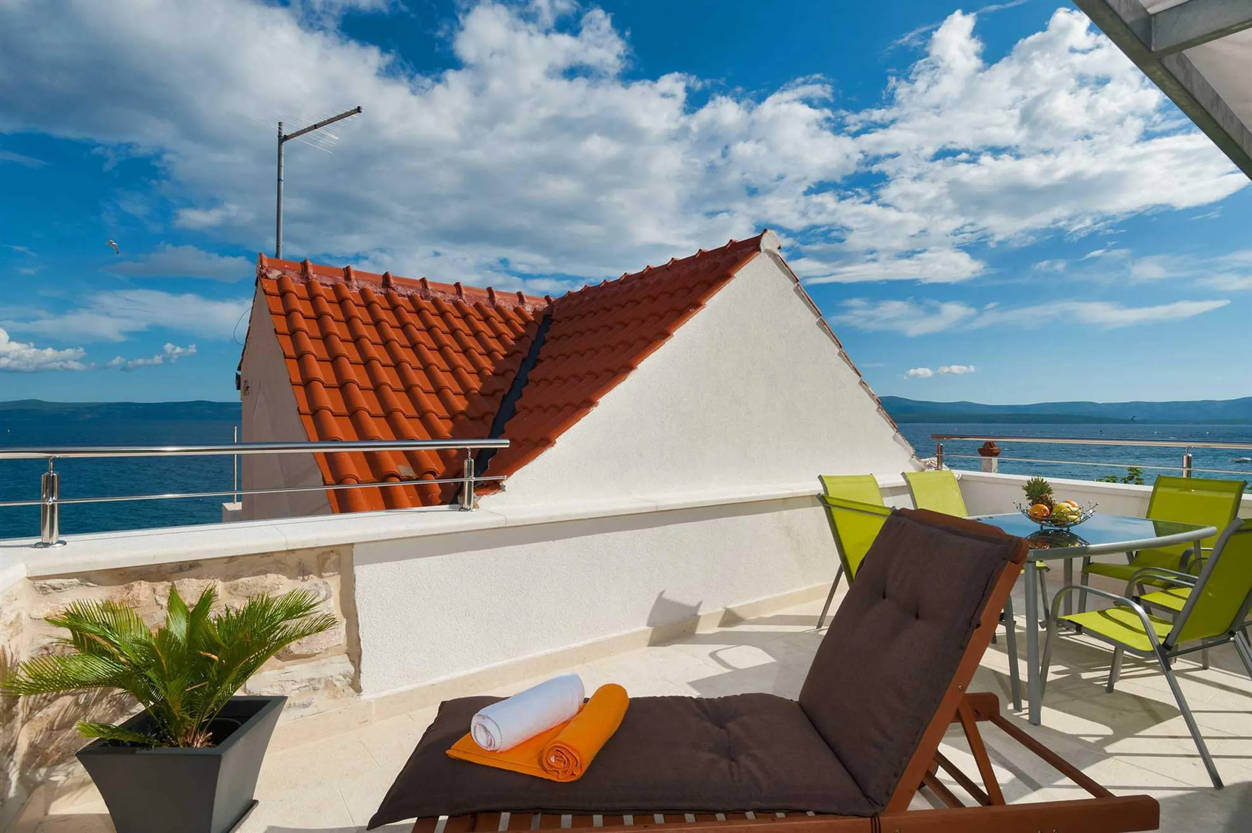 Sophisticated  Villa with Private Pool, Jacuzzi, Sauna and Sea Views — photograph 7