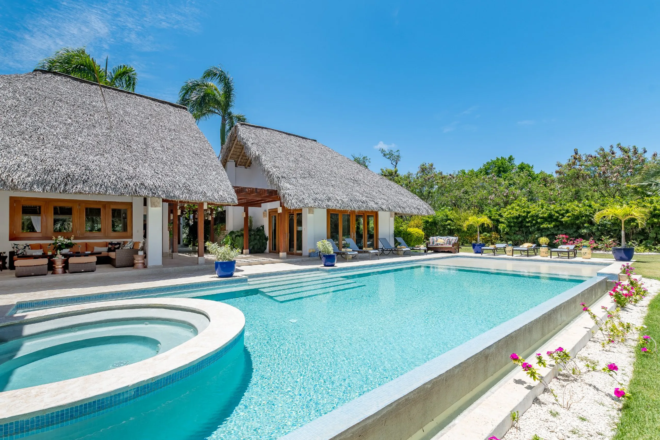 Elegant Cap Cana 12,000 Sq. Ft. Villa with Private Pool & Tropical Charm — photograph 5