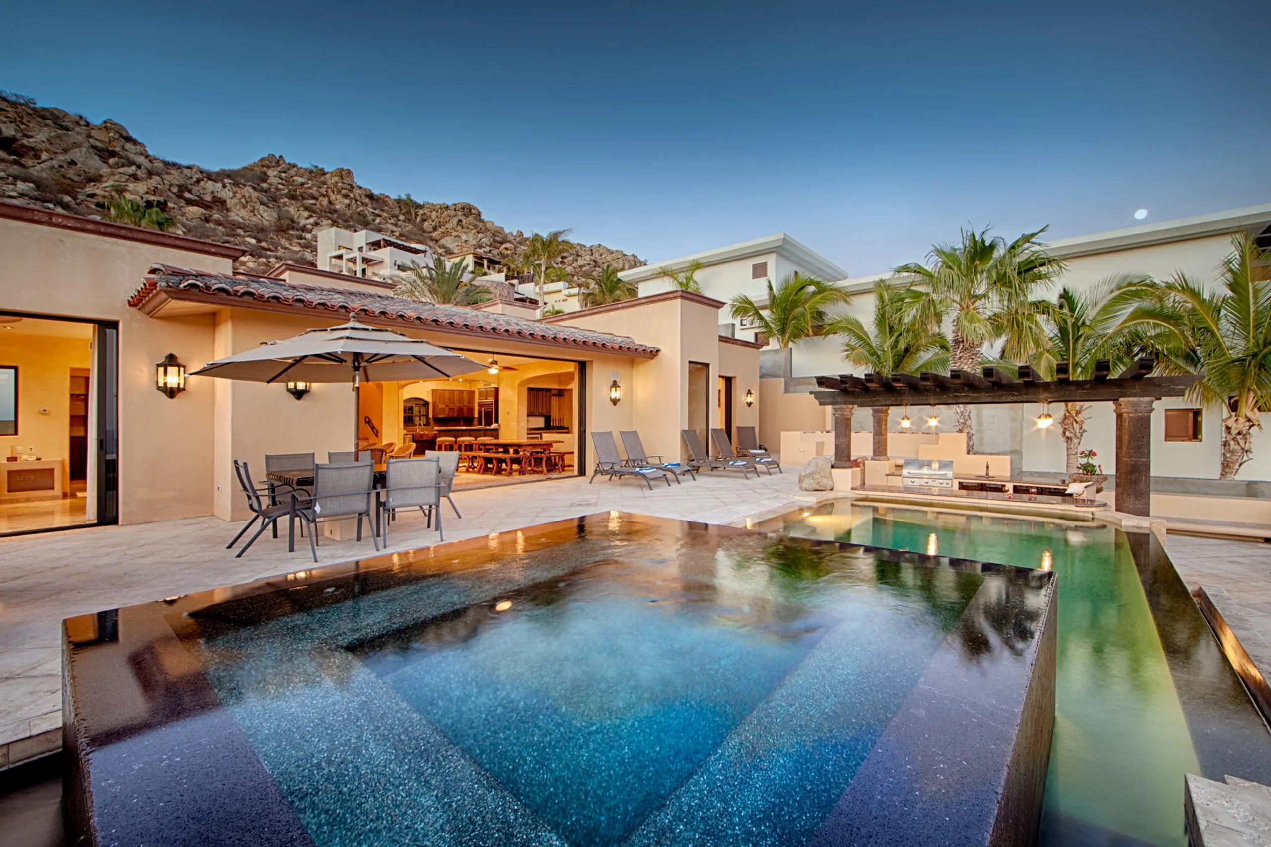 Magnificent Pedregal Estate with Infinity Pool and Ocean Views, Pedregal