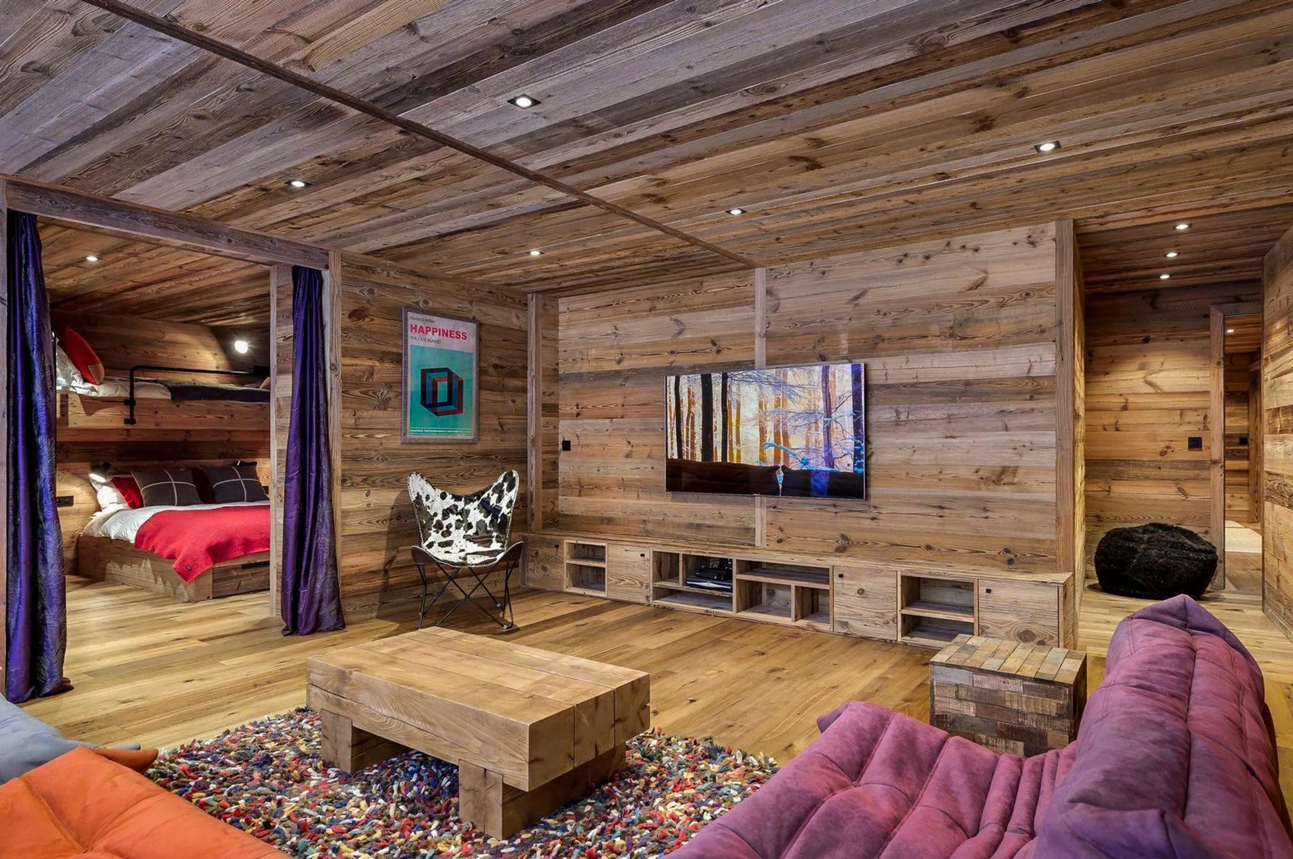Stunning 6-Bedroom Chalet with Outdoor Jacuzzi and Scenic Views — photograph 11