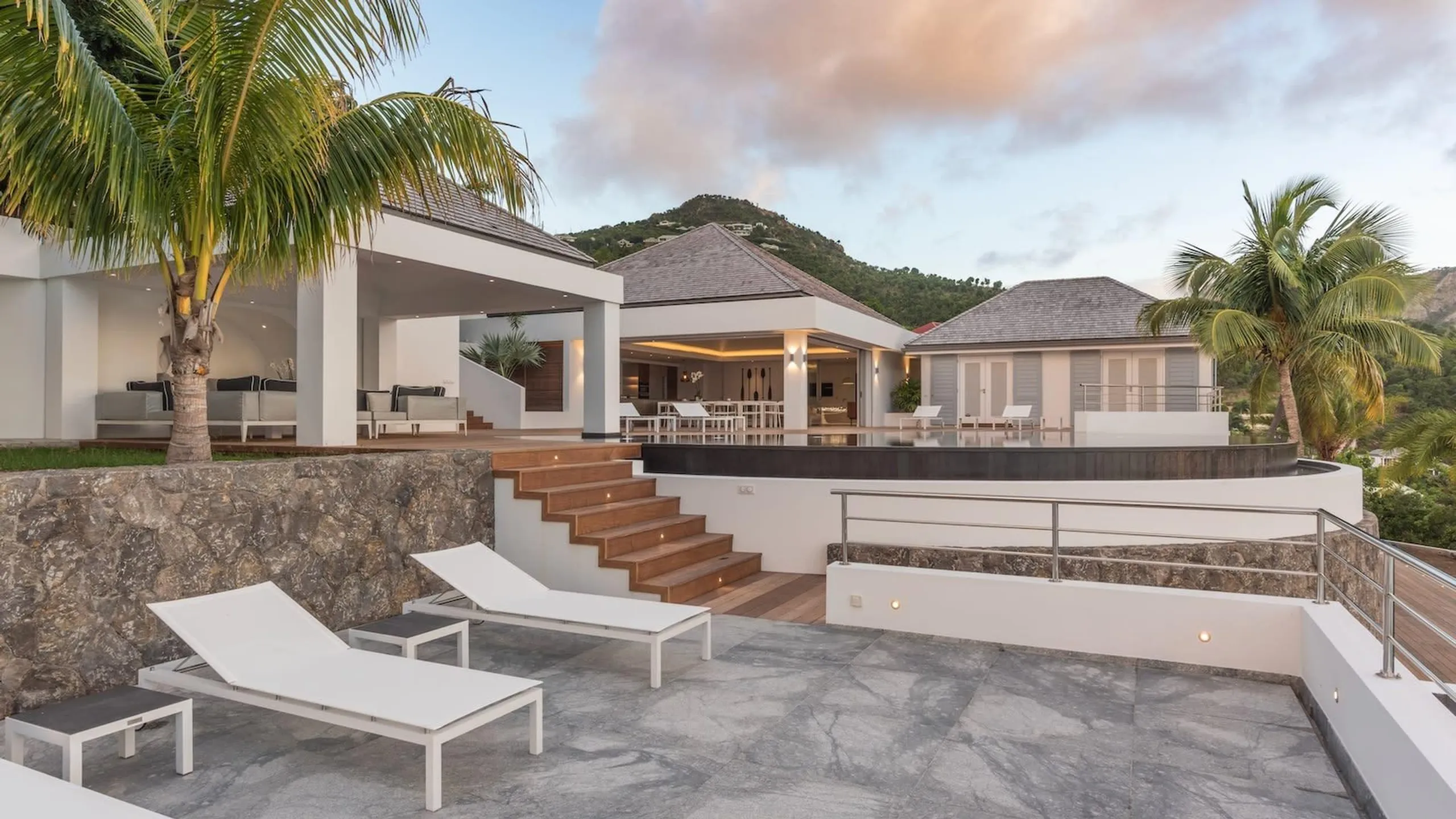 Grand Lagoon-View Villa with Heated Pool and Panoramic Views — photograph 8