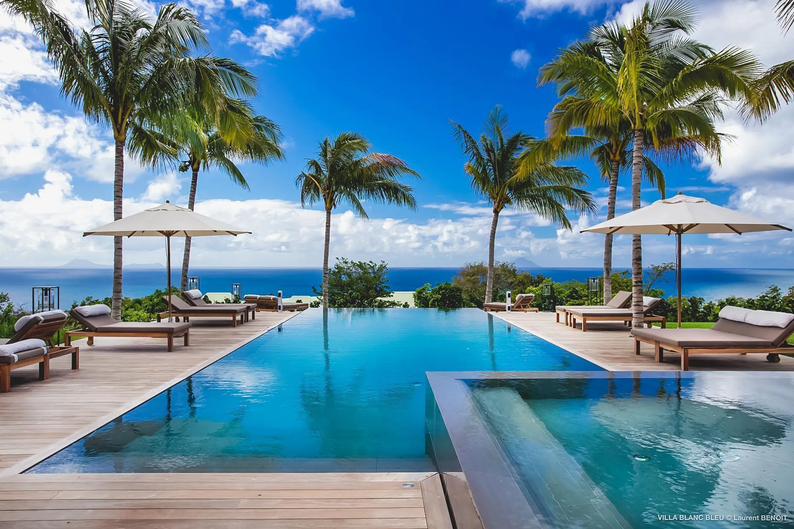 Ornate Paradise Villa with Private Pool and Tennis Court — photograph 4