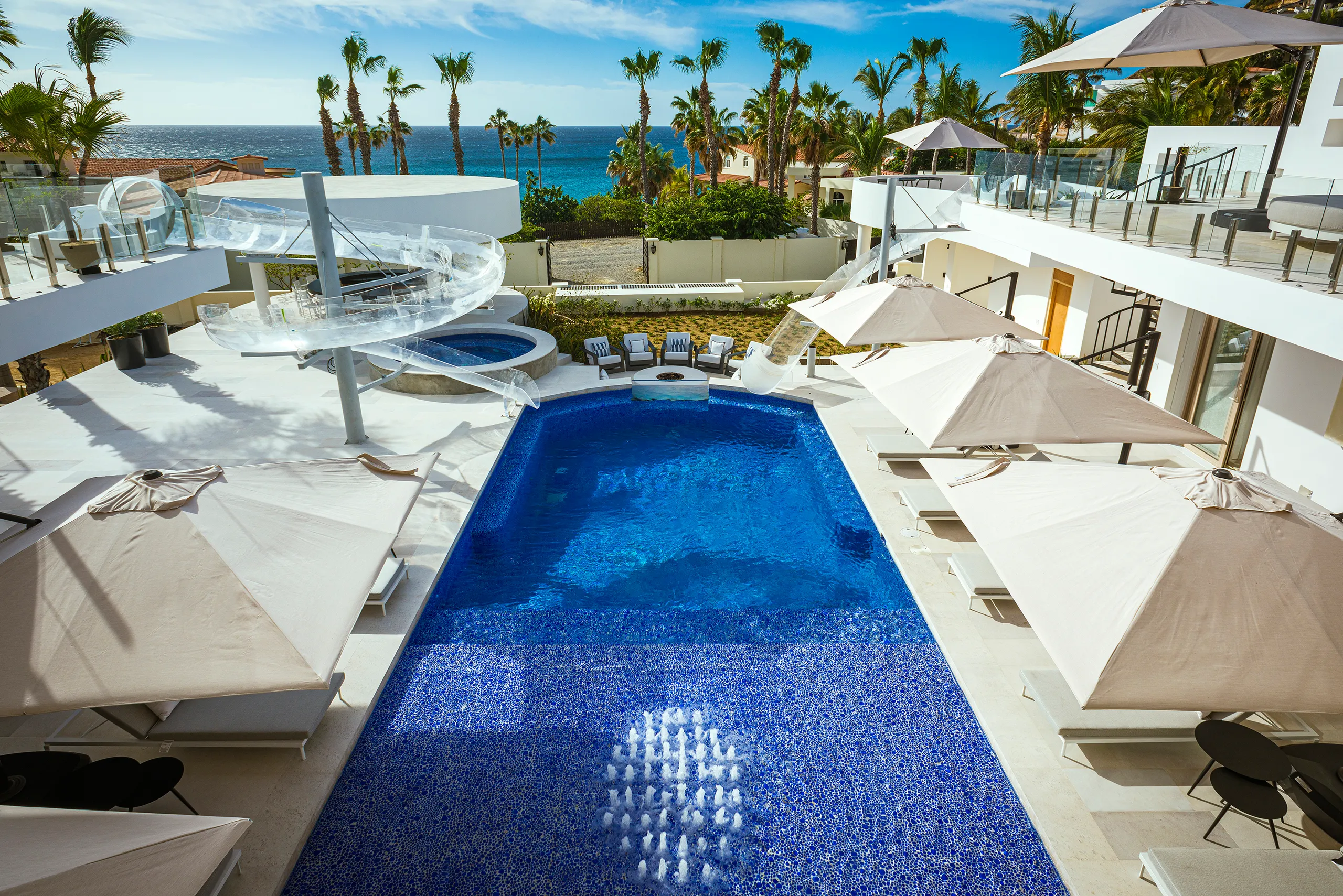 Modern Contemporary UltraLuxe Villa with Pool and Ocean Views — photograph 5