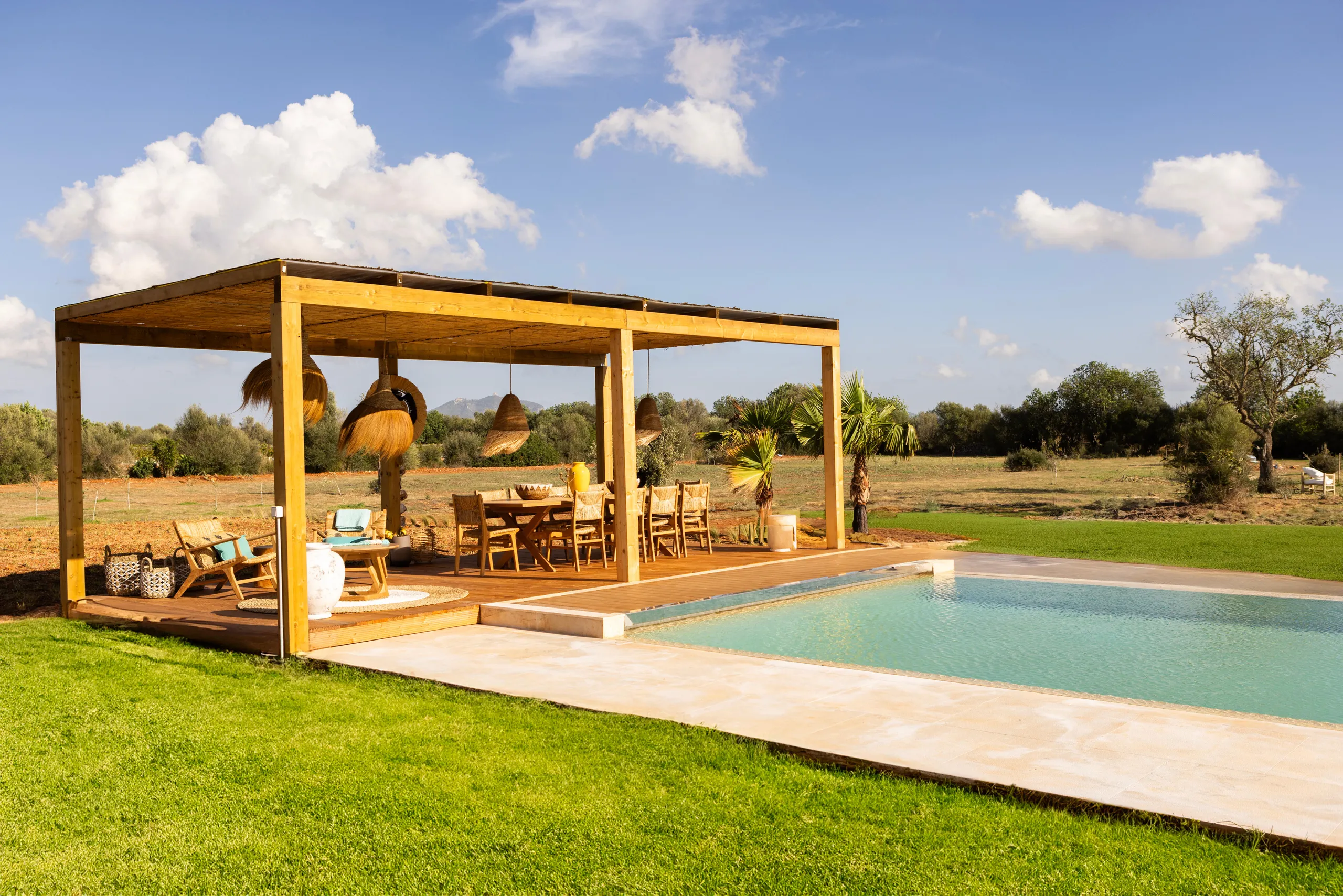 Exquisite Modern Villa with Heated Infinity Pool and Panoramic Views of San Salvador — photograph 3