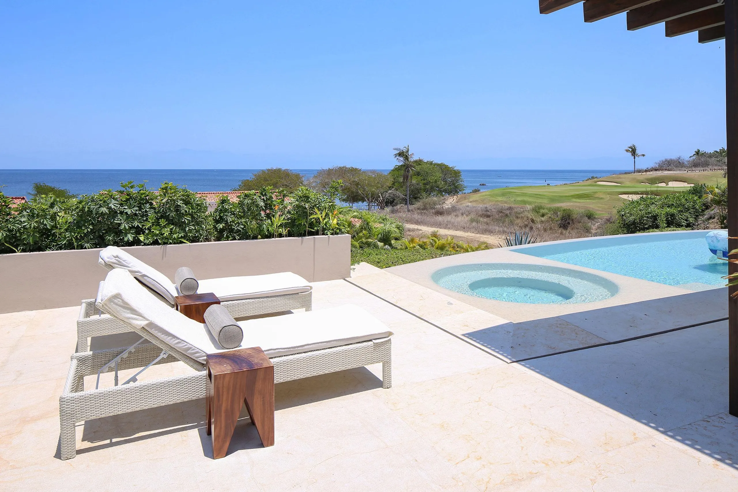 Luxury Villa Del Mar Estate with Infinity Pool and Ocean Views — photograph 6