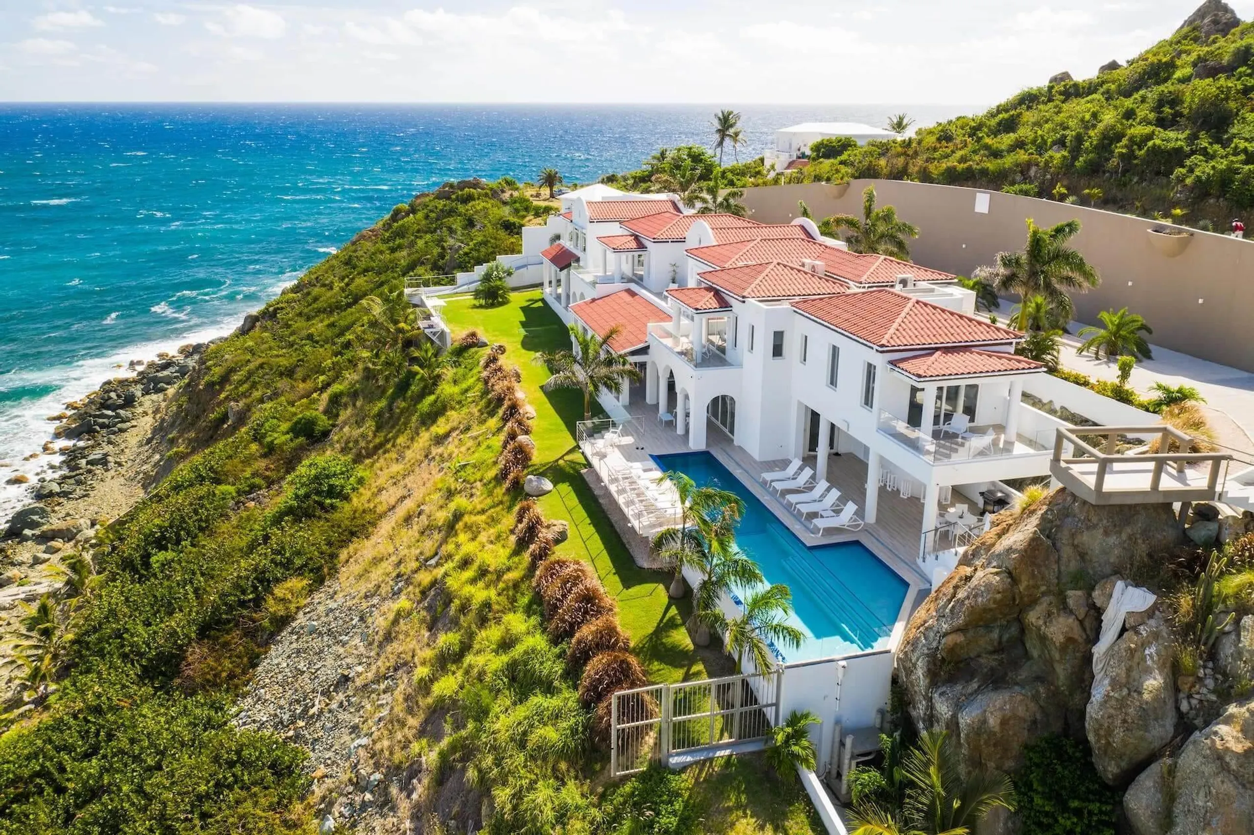 Refined Oceanfront Villa with Gorgeous Pool and Stunning Views, Guana Bay