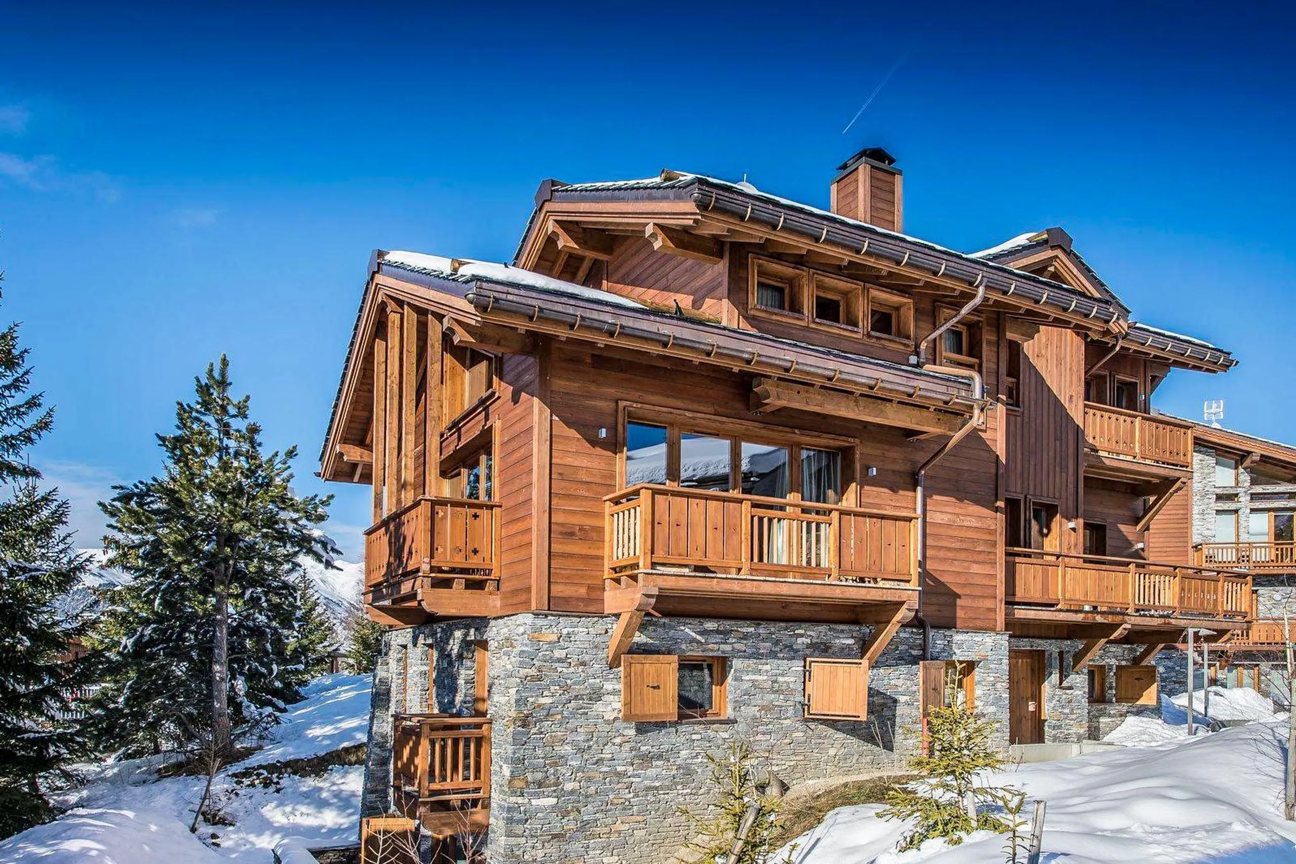 Fantastic 5BR Villa with Pool, Sauna and French Alps Views, Saint Bon Tarentaise